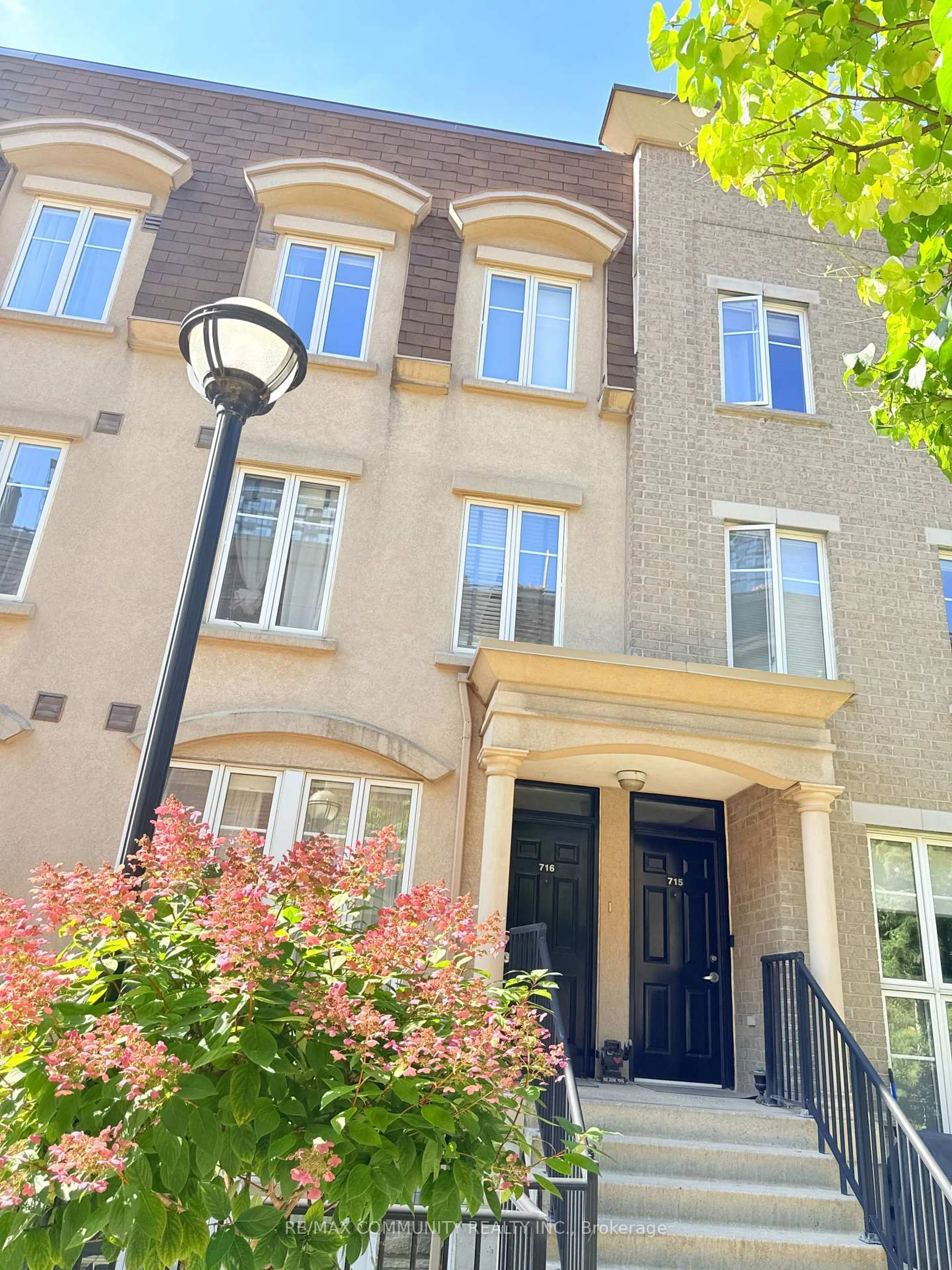 Unknown for 42 Western Battery Rd #716, Toronto Ontario M6K 3P1