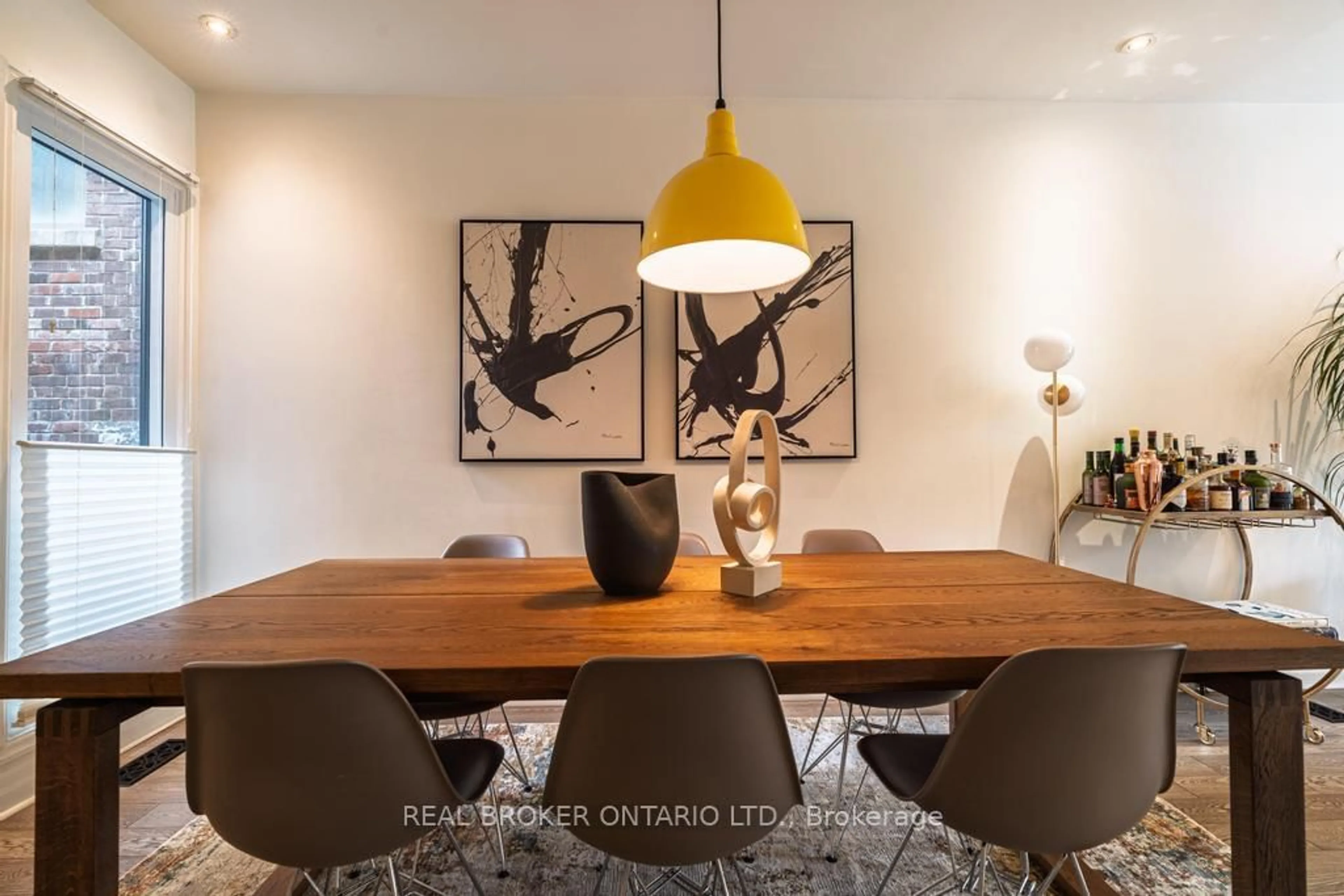 Dining room, wood/laminate floor for 97 Major St, Toronto Ontario M5S 2K9