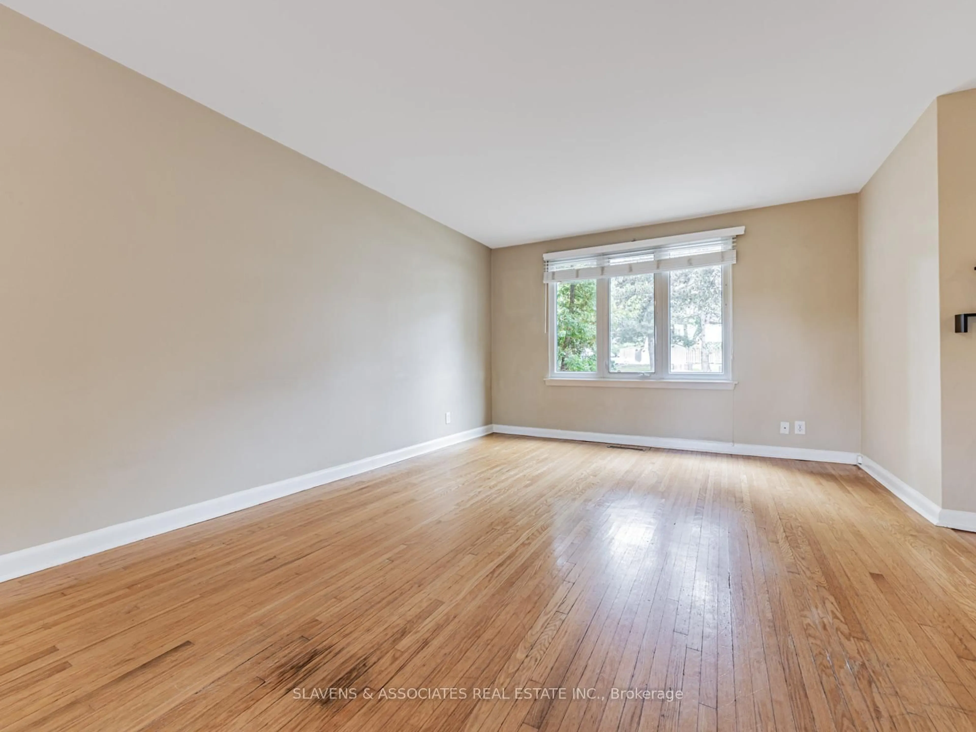 A pic of a room for 4 Burdock Lane, Toronto Ontario M3C 2G5