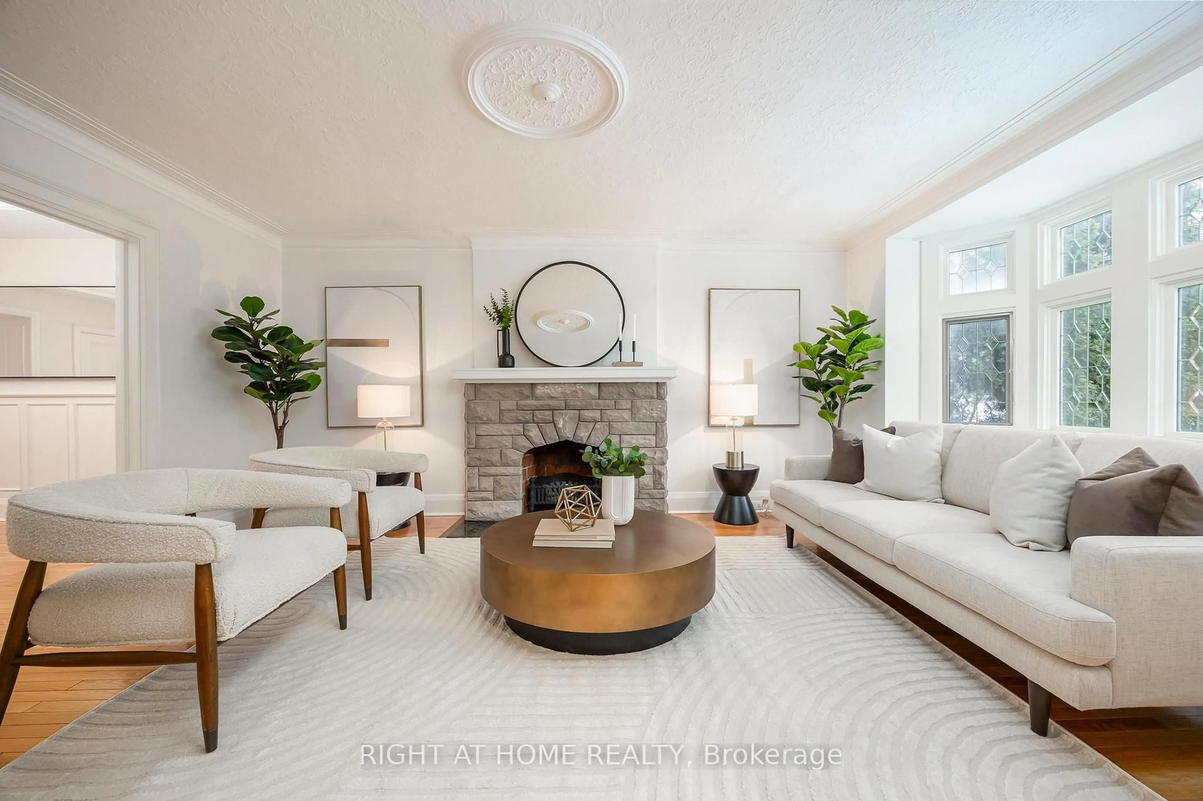 Living room with furniture, unknown for 25 Fleming Cres, Toronto Ontario M4G 2A9