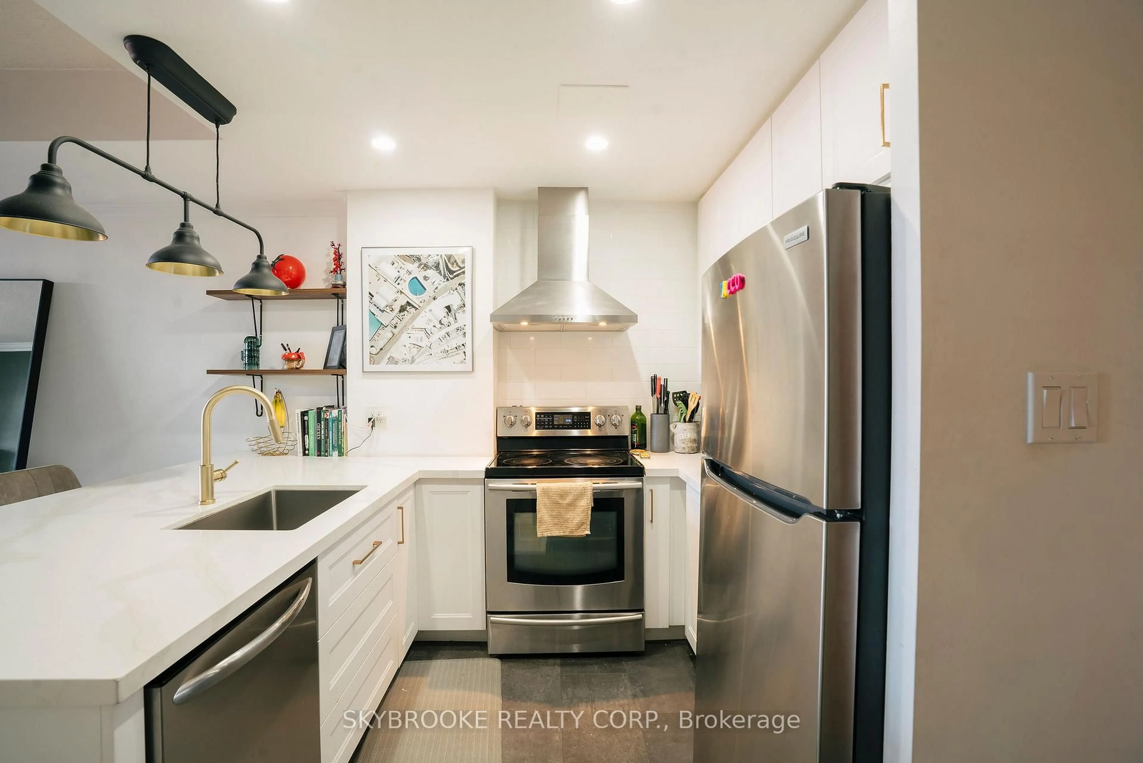 Contemporary kitchen, unknown for 39 Parliament St #907, Toronto Ontario M5A 4R2