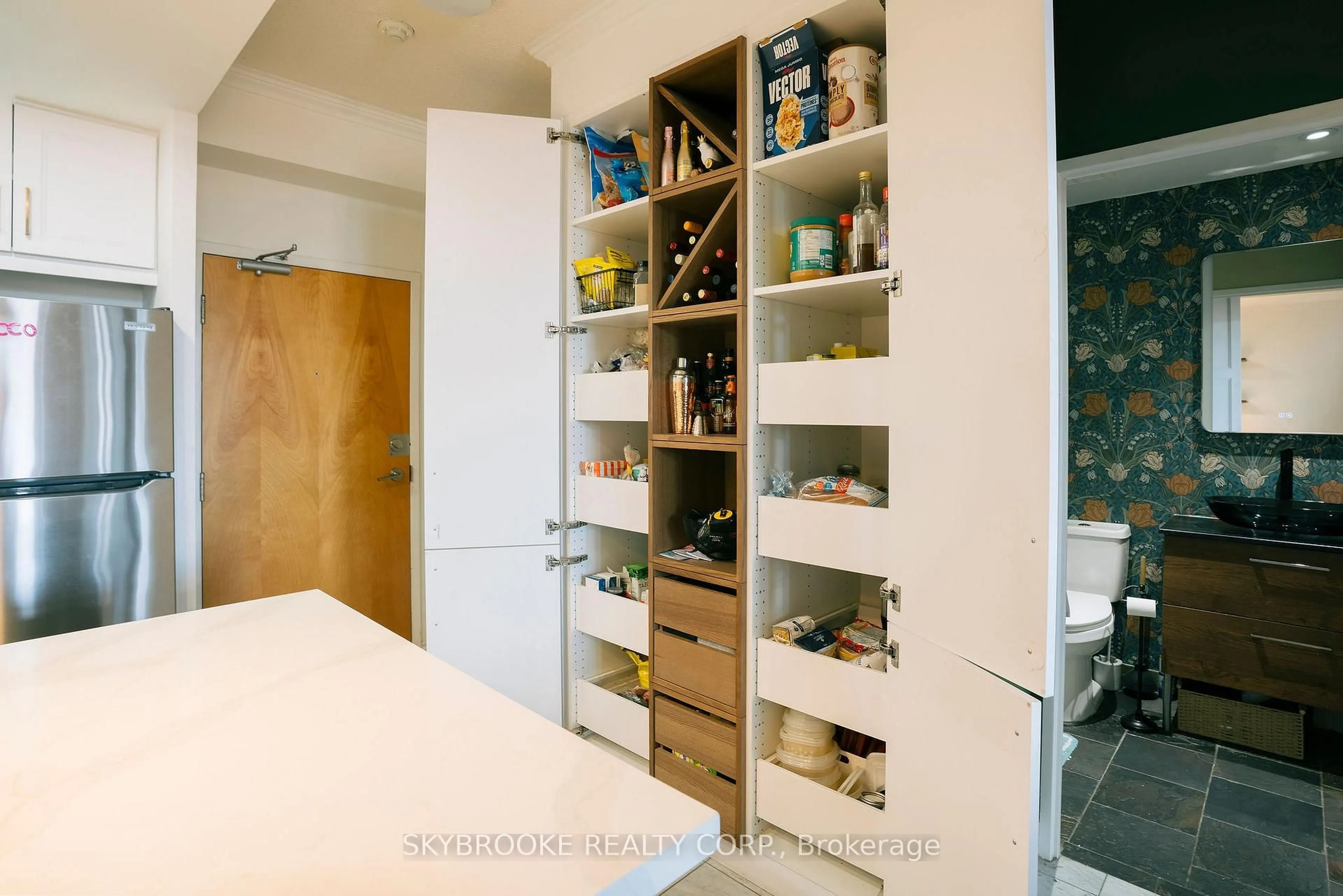 Contemporary kitchen, ceramic/tile floor for 39 Parliament St #907, Toronto Ontario M5A 4R2