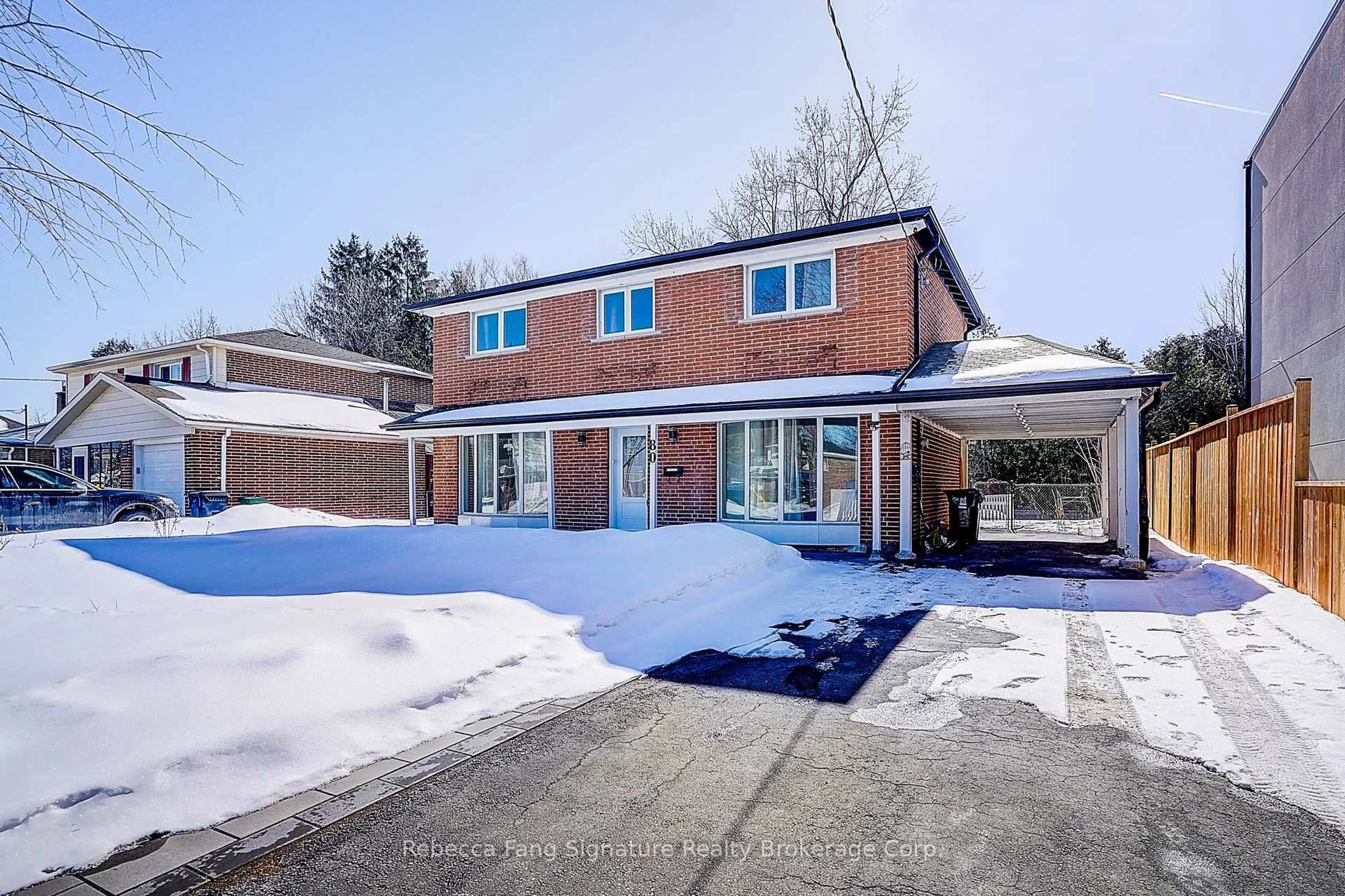 A pic from outside/outdoor area/front of a property/back of a property/a pic from drone, street for 80 Kingslake Rd, Toronto Ontario M2J 3E5