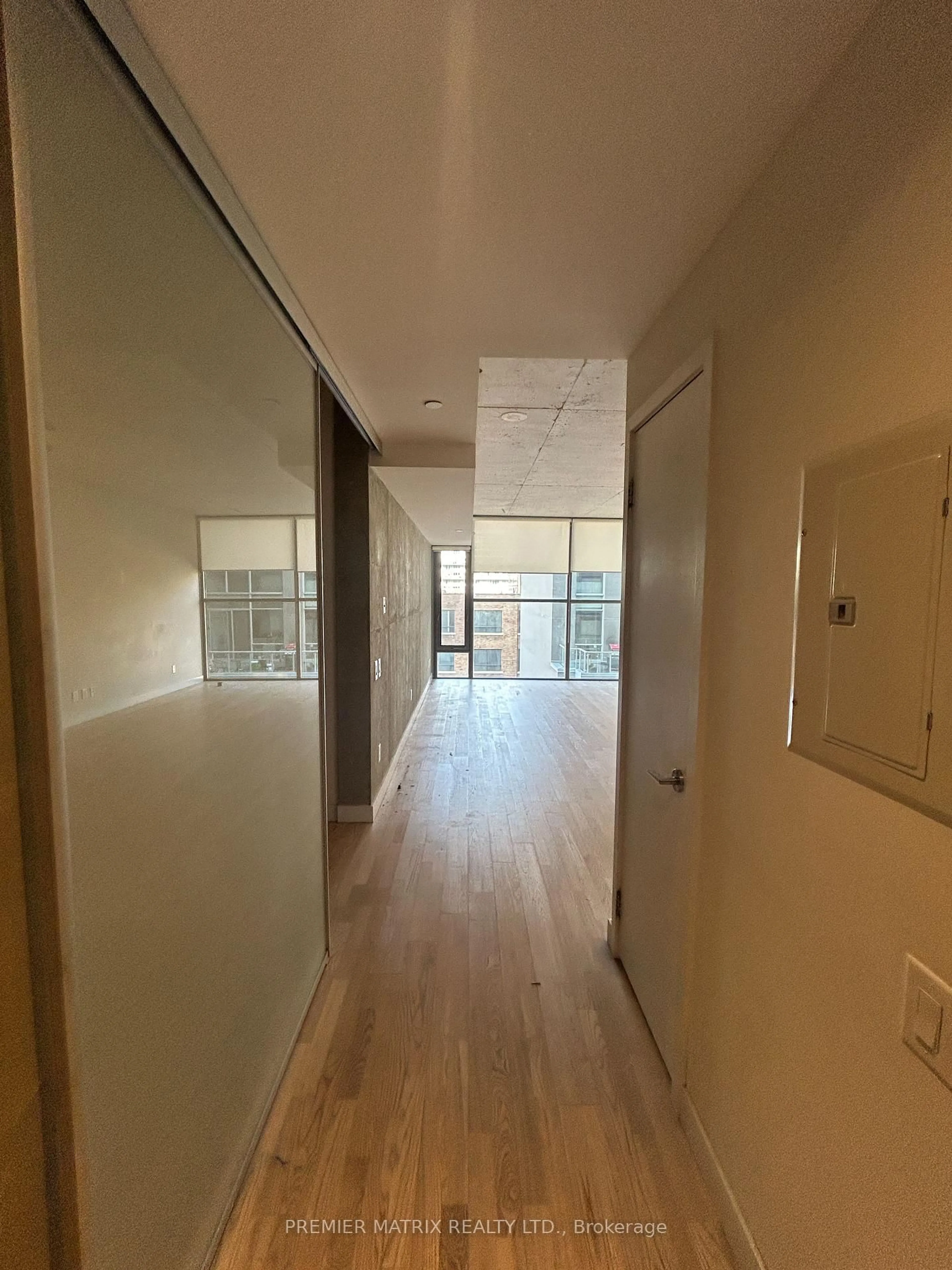 Unknown for 25 Oxley St #803, Toronto Ontario M5V 2J5