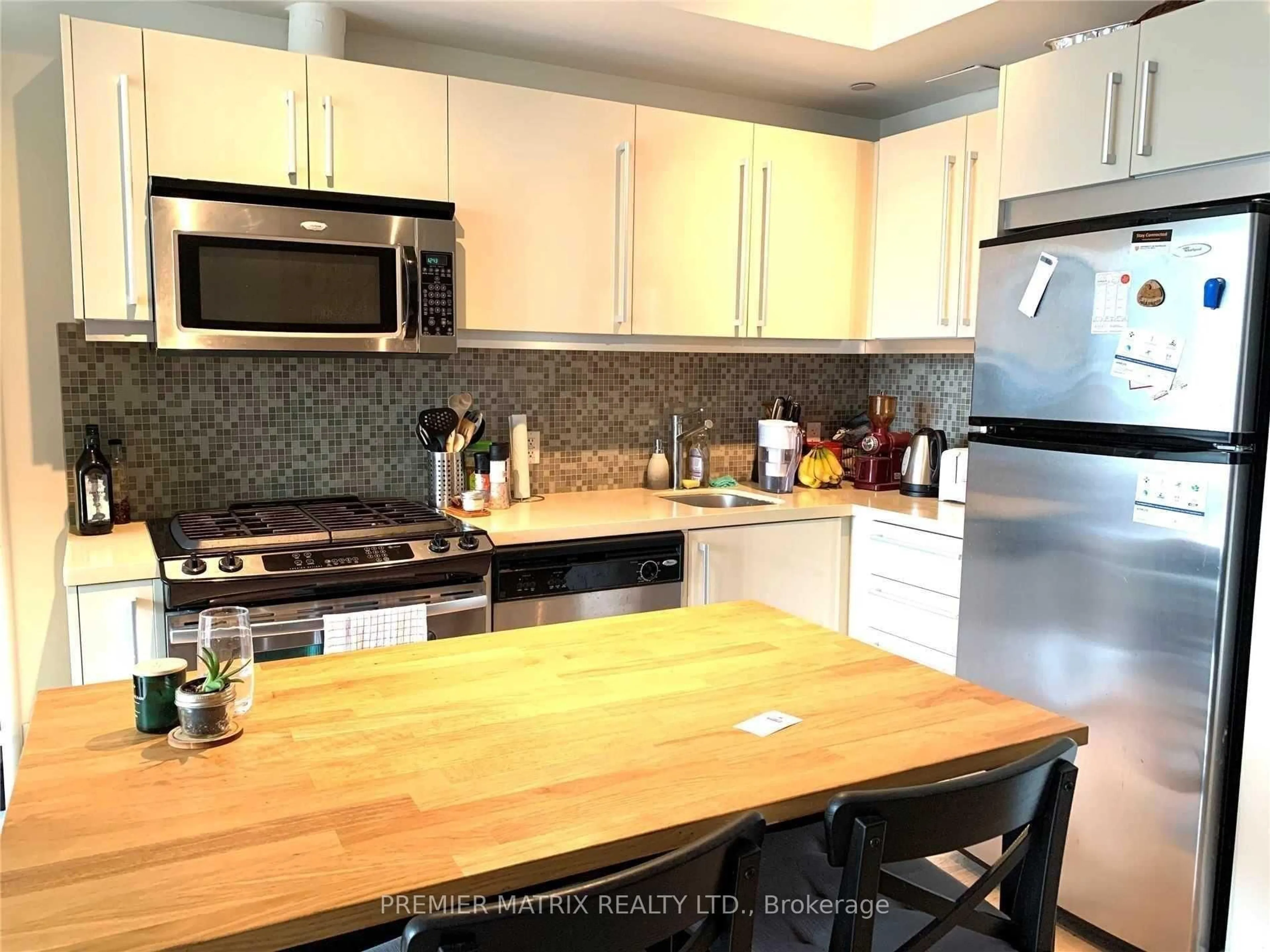Standard kitchen, unknown for 25 Oxley St #803, Toronto Ontario M5V 2J5