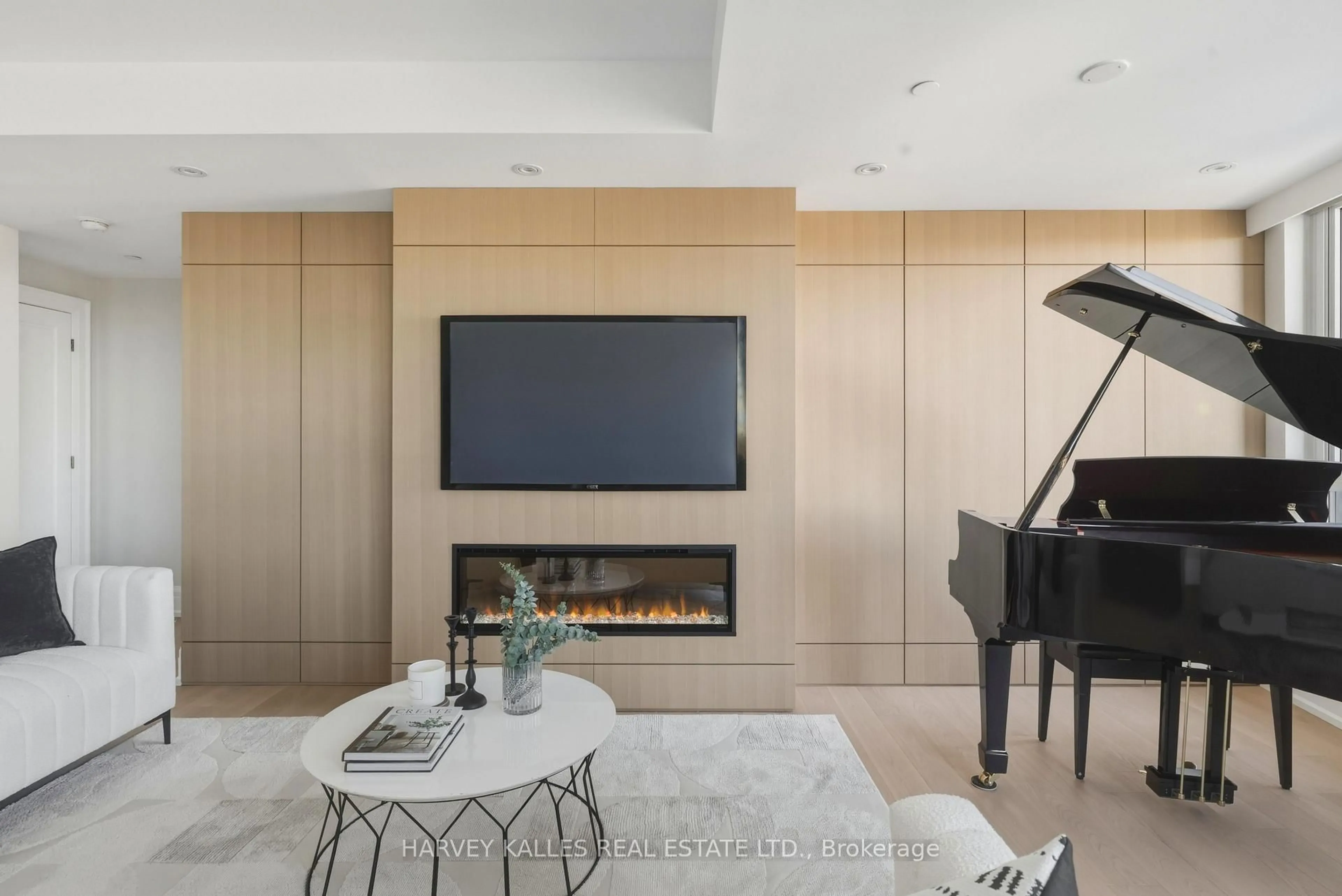 Home theater for 181 Davenport Rd #808, Toronto Ontario M5R 1J1