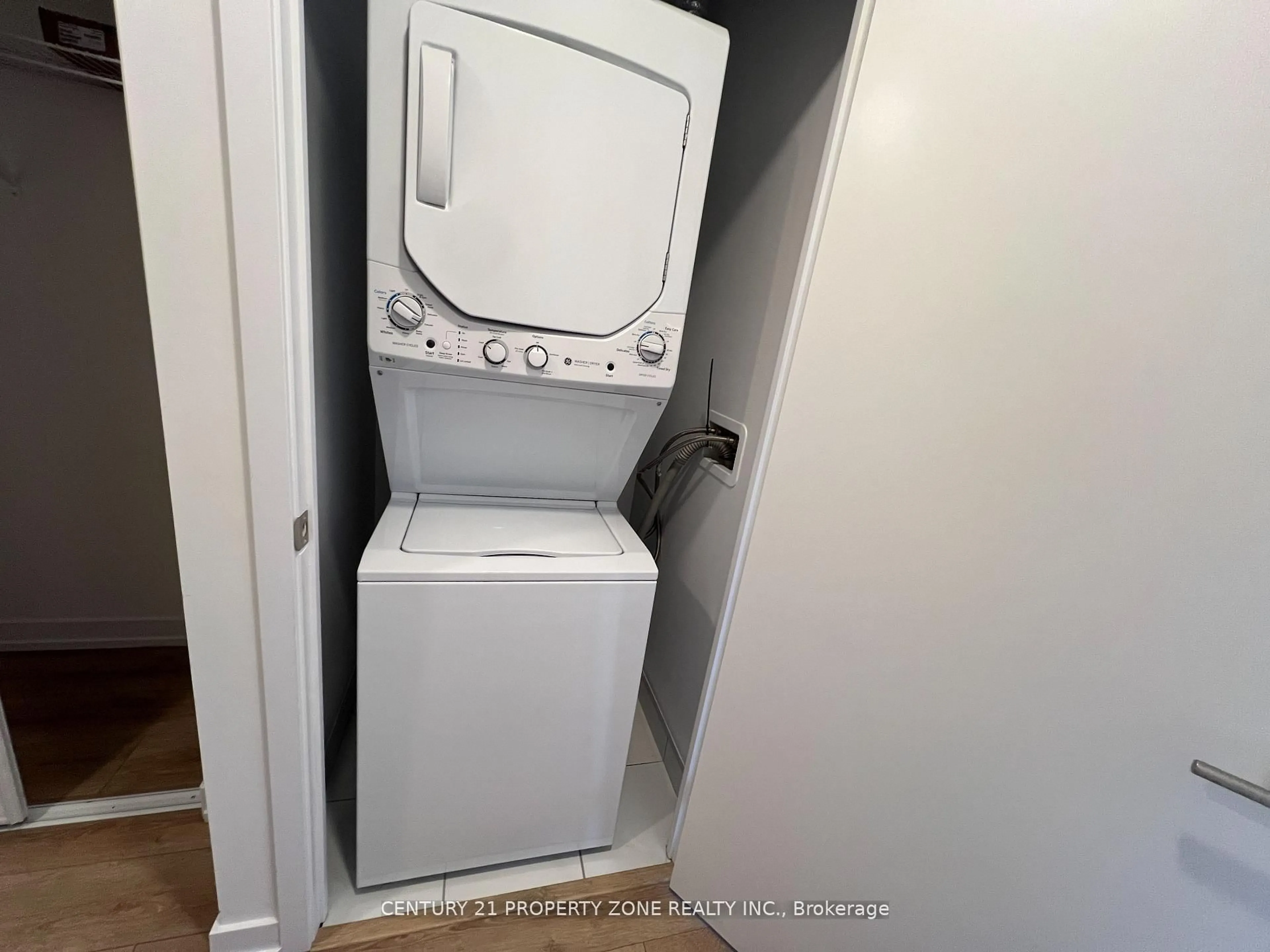 Laundry room for 500 Dupont St #512, Toronto Ontario M6G 0B8