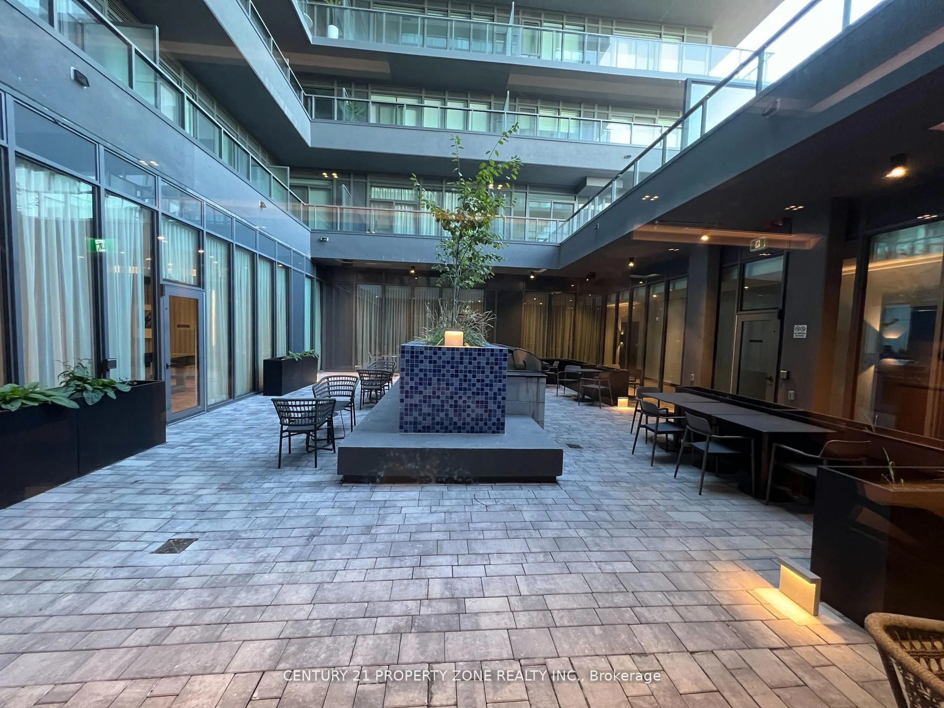 Lobby for 500 Dupont St #512, Toronto Ontario M6G 0B8