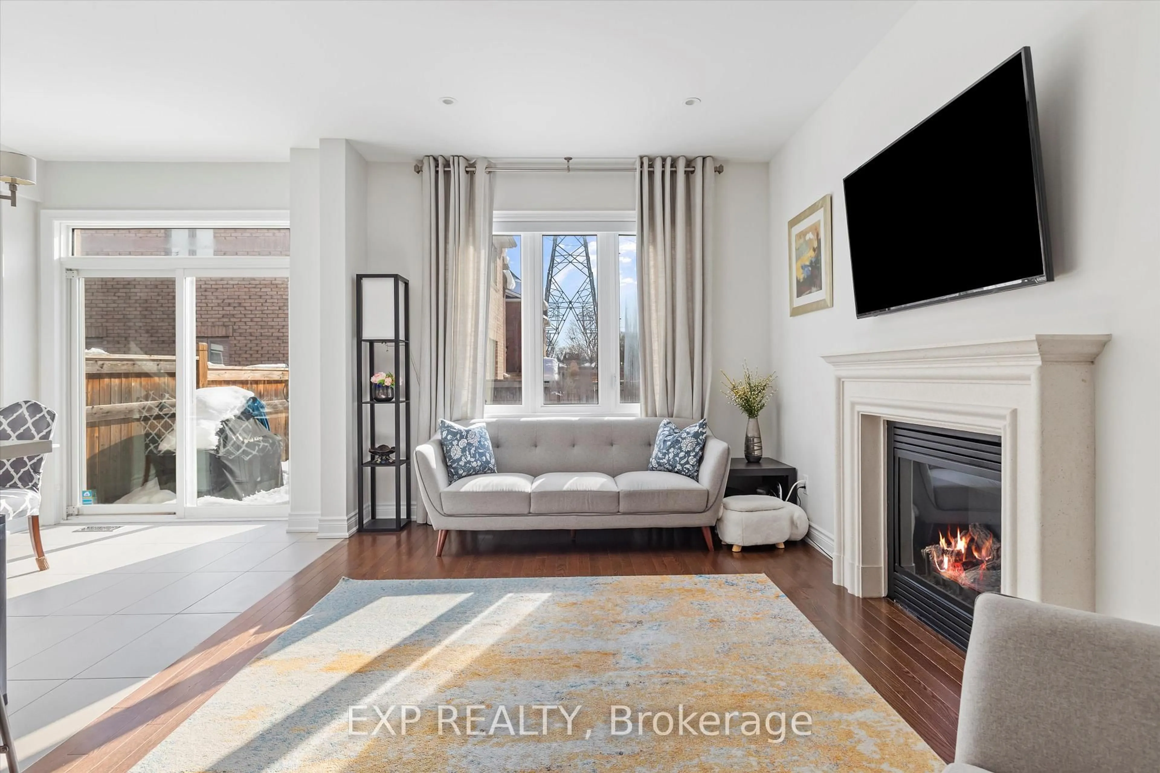 Living room with furniture, unknown for 7 Goldthread Terr, Toronto Ontario M3H 4N2