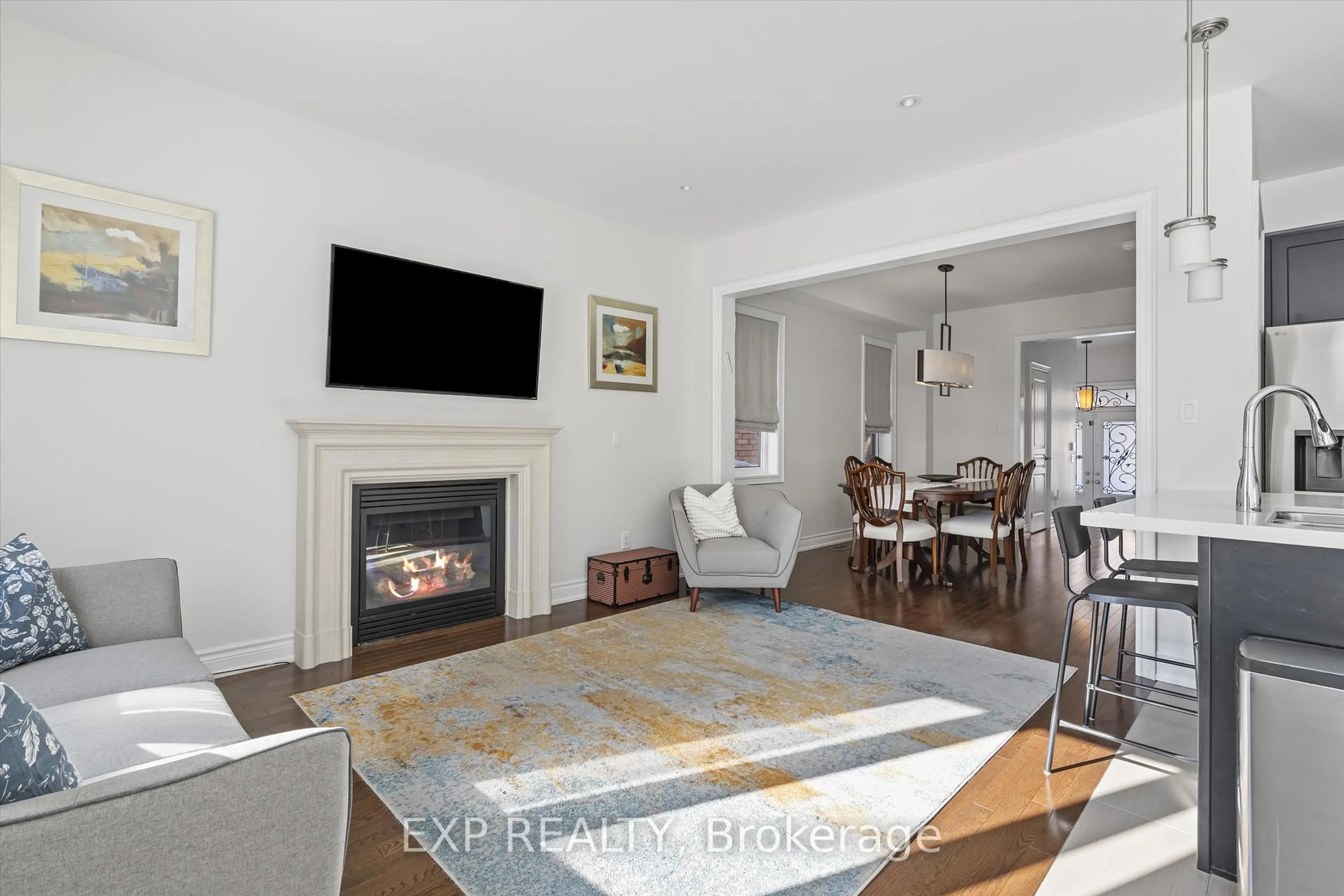 Living room with furniture, unknown for 7 Goldthread Terr, Toronto Ontario M3H 4N2