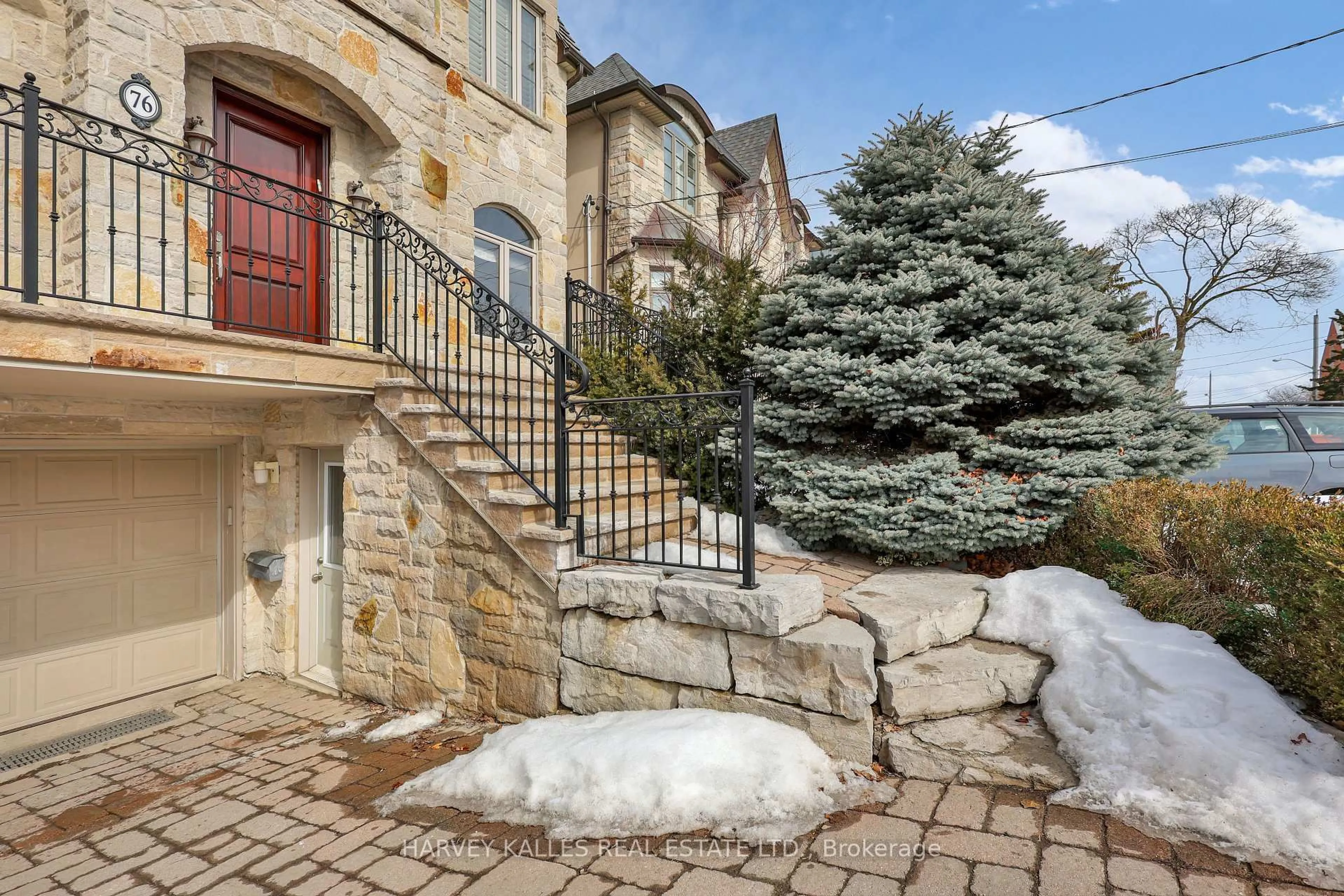 Patio, street for 76 Dunblaine Ave, Toronto Ontario M5M 2S1