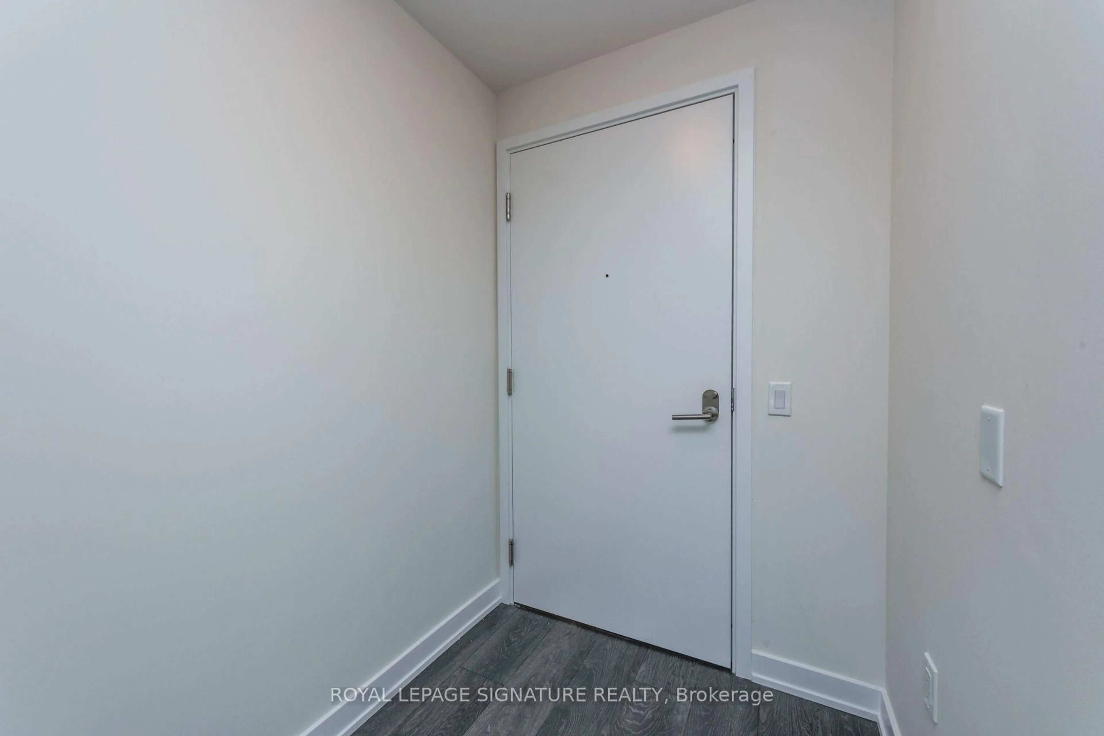 Indoor entryway for 28 Freeland St #5006, Toronto Ontario M5E 0E3