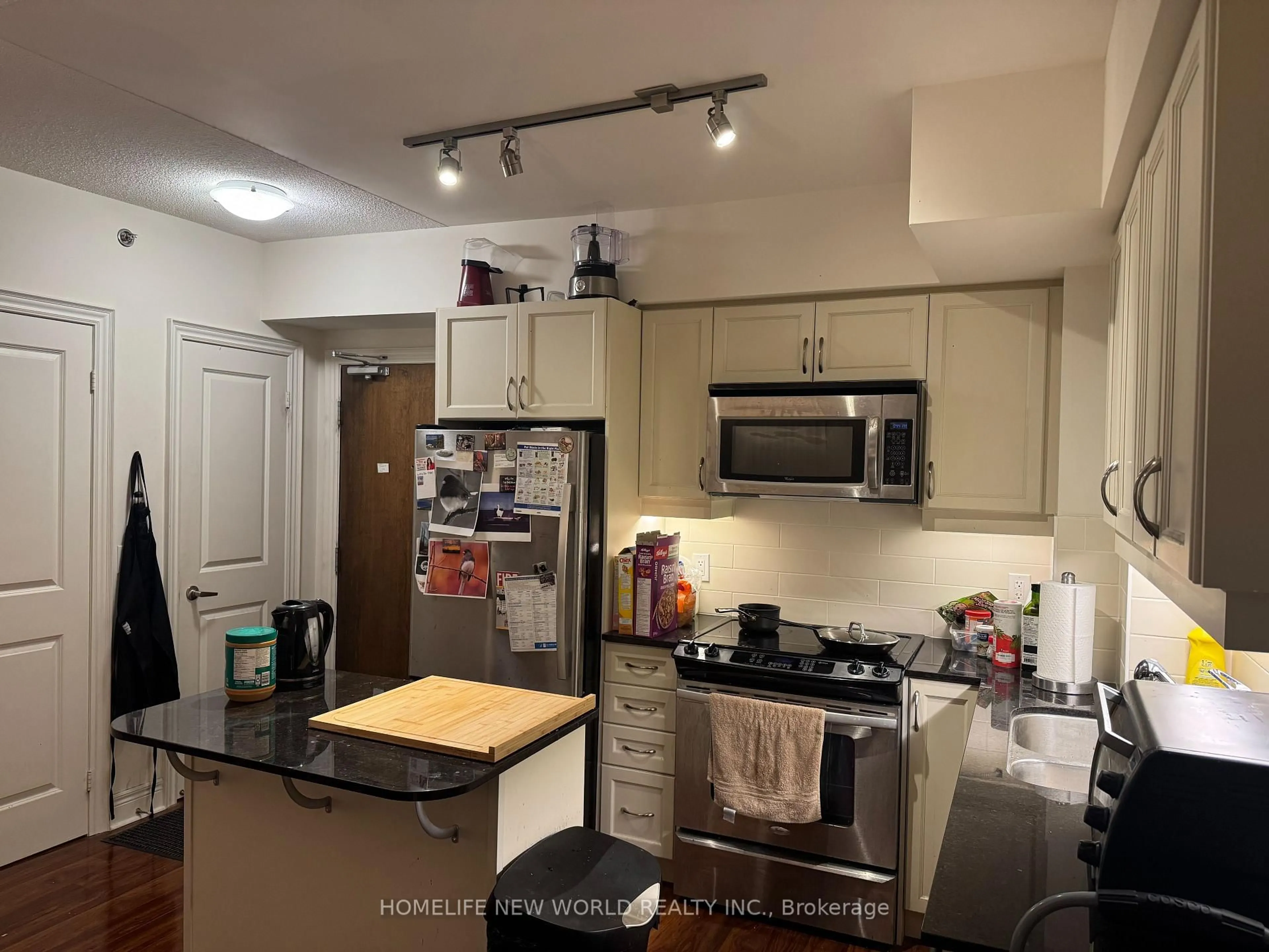 Standard kitchen, unknown for 701 Sheppard Ave #309, Toronto Ontario M3H 0B2