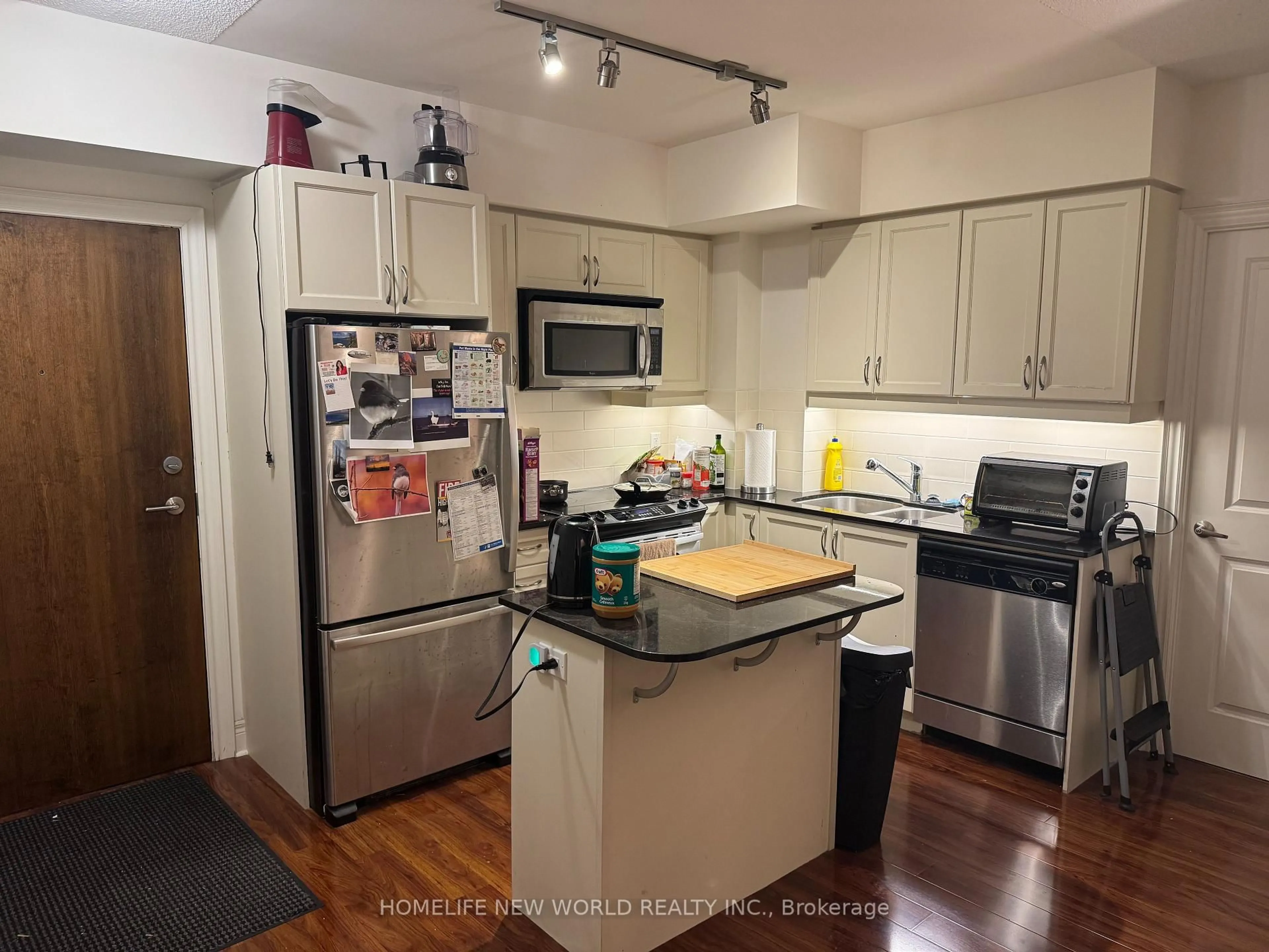 Standard kitchen, unknown for 701 Sheppard Ave #309, Toronto Ontario M3H 0B2