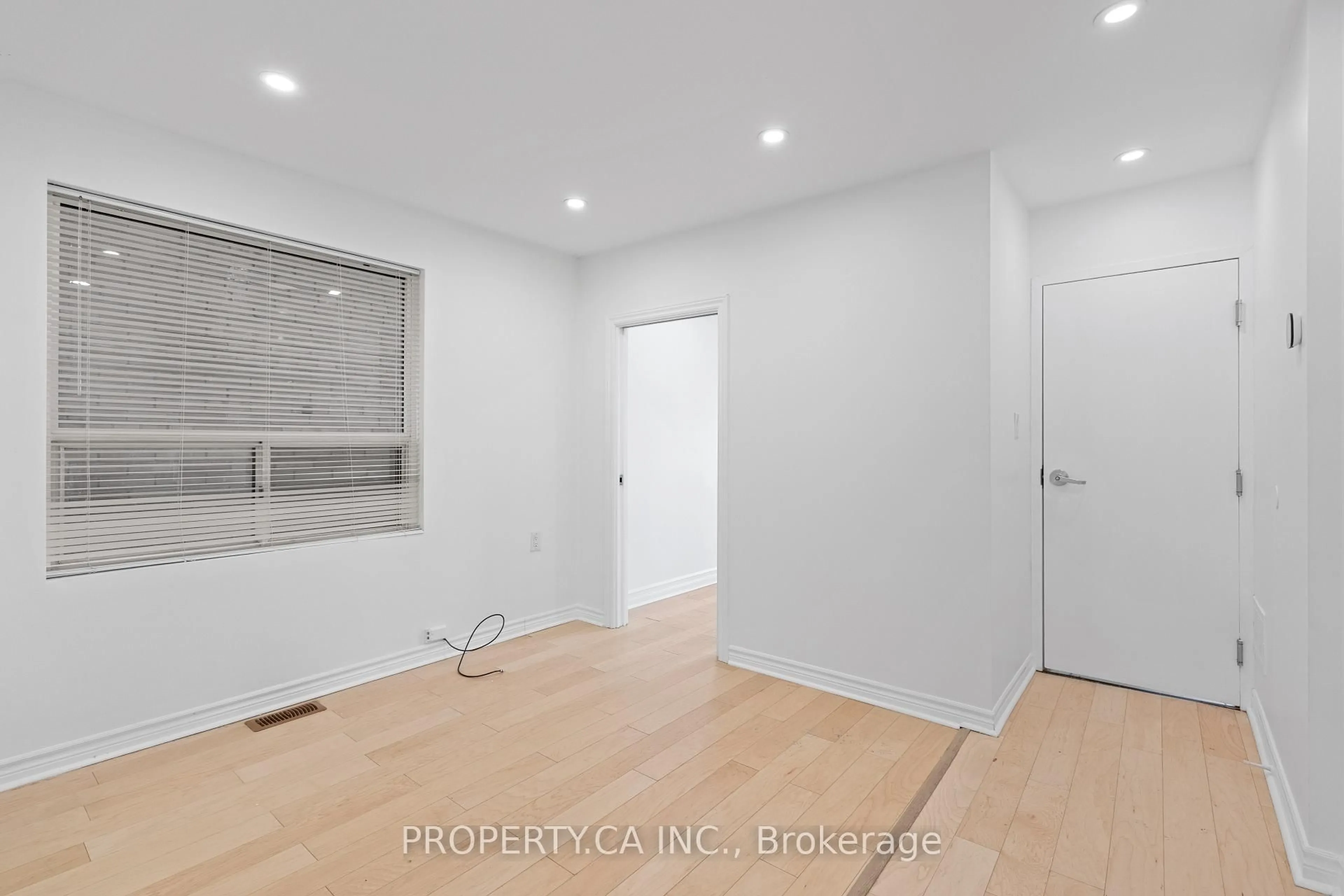 A pic of a room for 679 Vaughan Rd, Toronto Ontario M6E 2Y7