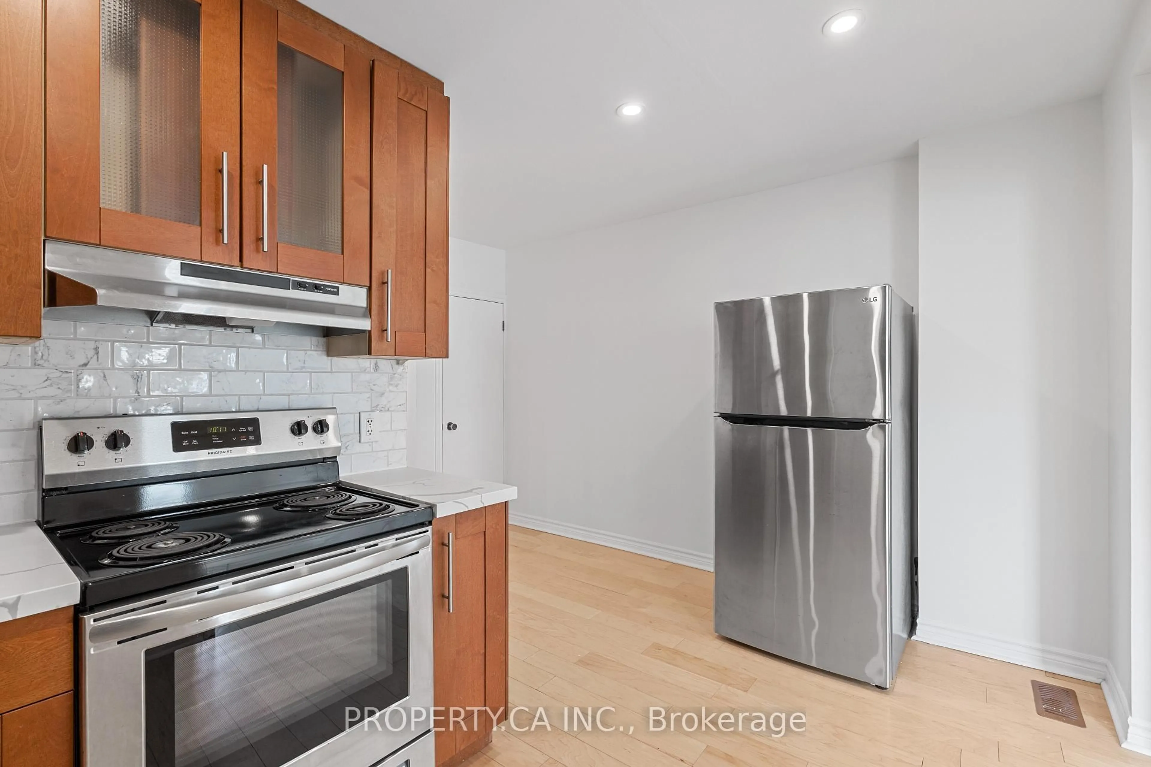 Standard kitchen, unknown for 679 Vaughan Rd, Toronto Ontario M6E 2Y7