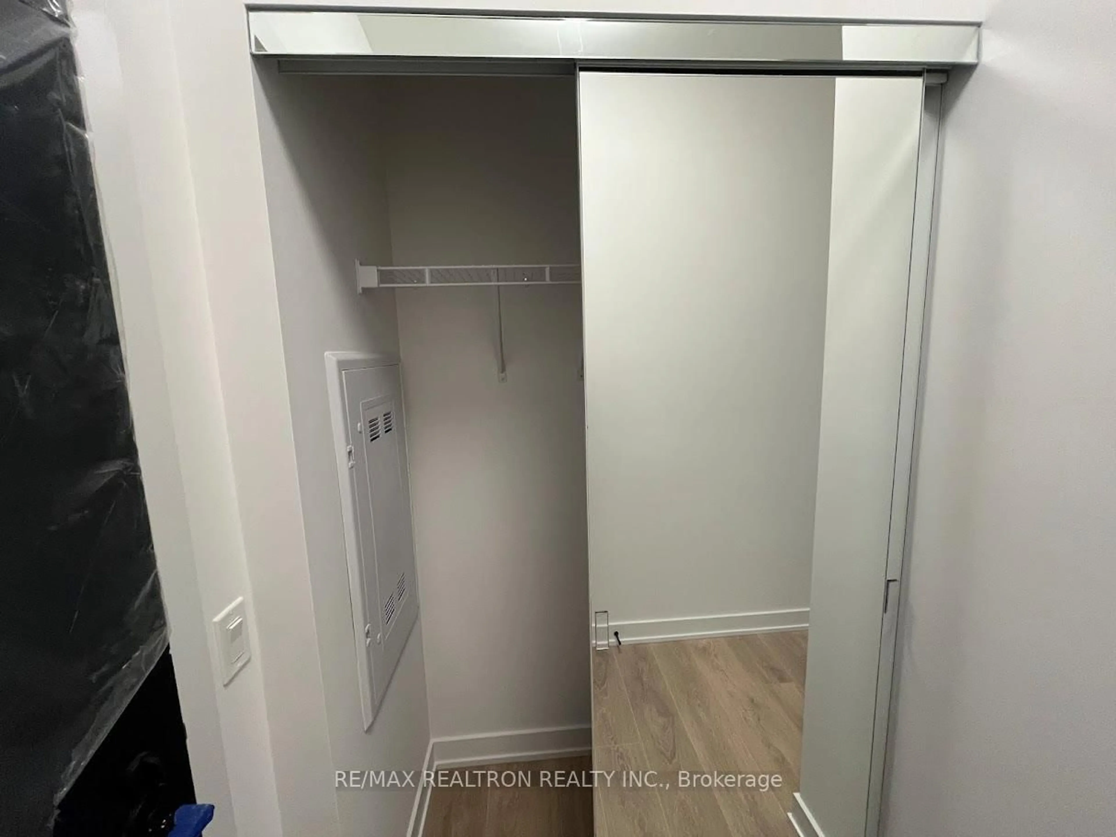 Storage room or clothes room or walk-in closet for 117 Broadway Ave #1709, Toronto Ontario M4P 1V3