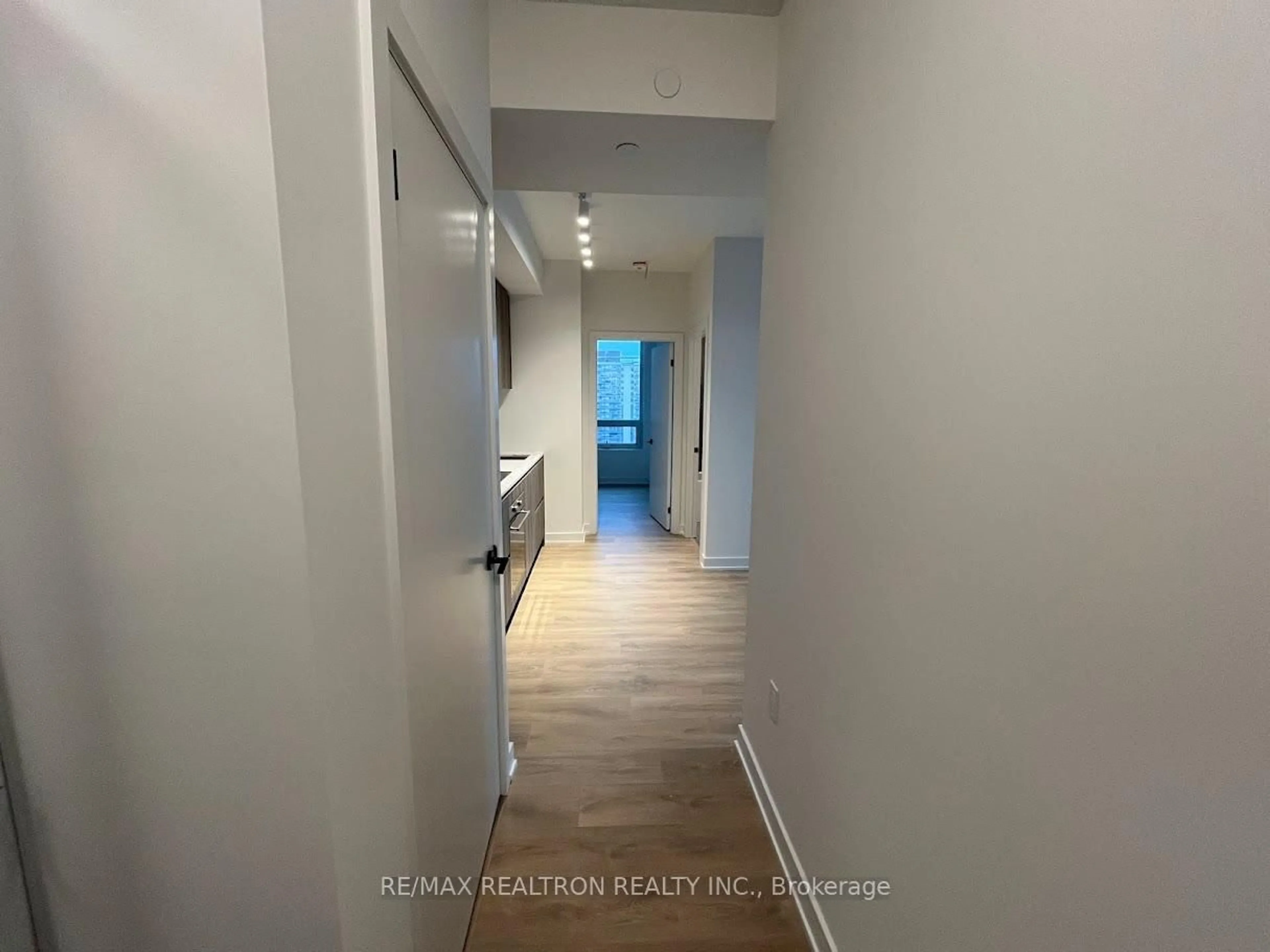 A pic of a room for 117 Broadway Ave #1709, Toronto Ontario M4P 1V3