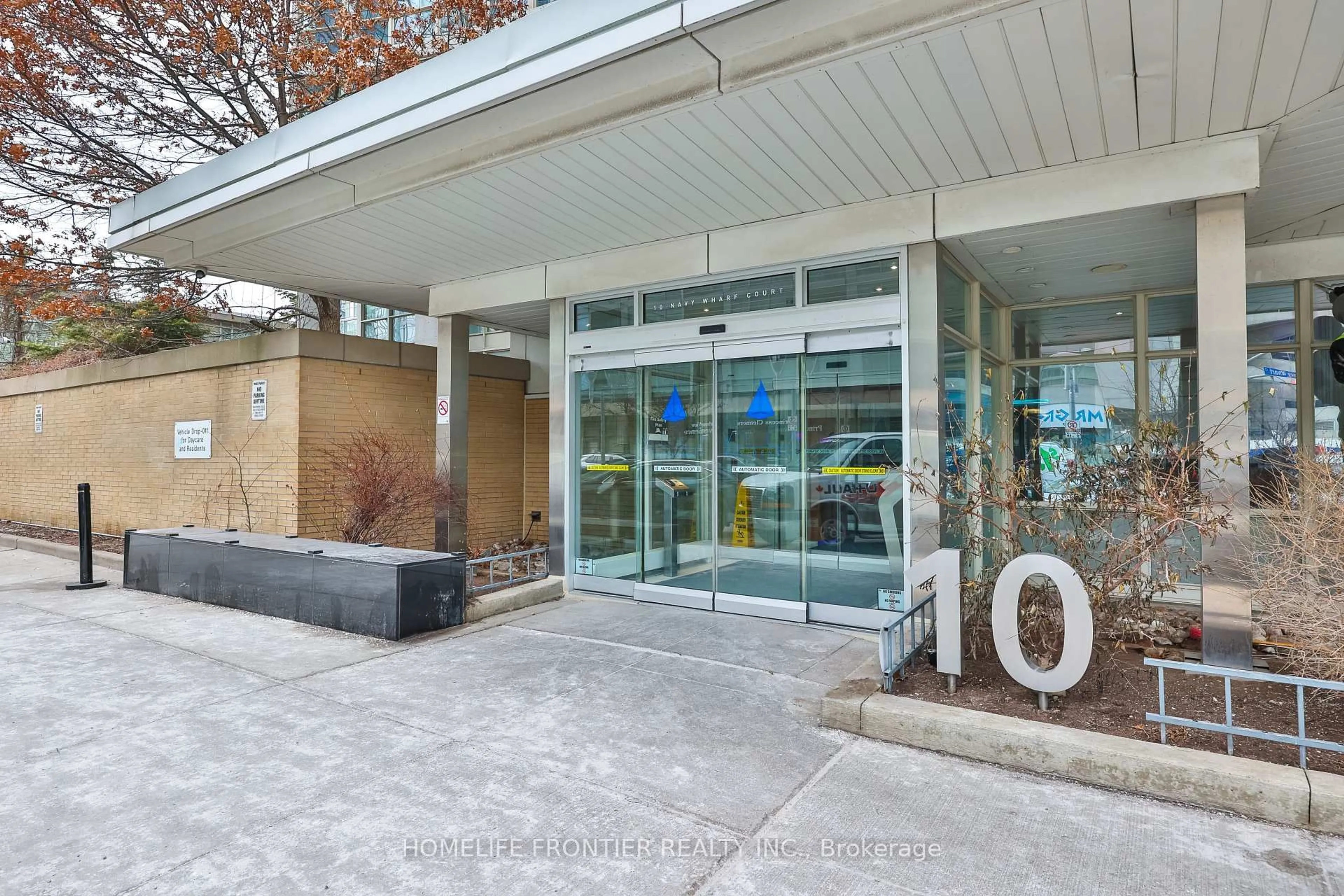 Indoor foyer for 10 Navy Wharf Crt #2802, Toronto Ontario M5V 3V2