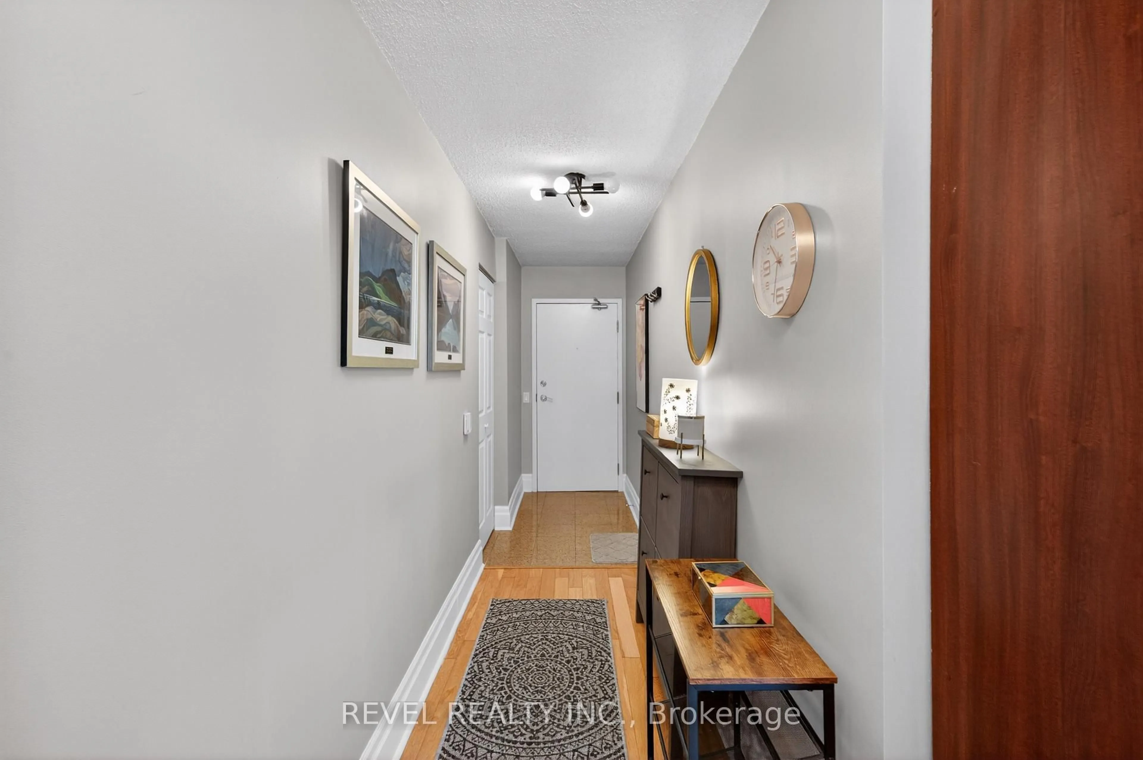 Indoor entryway for 361 Front St #603, Toronto Ontario M5V 3R5