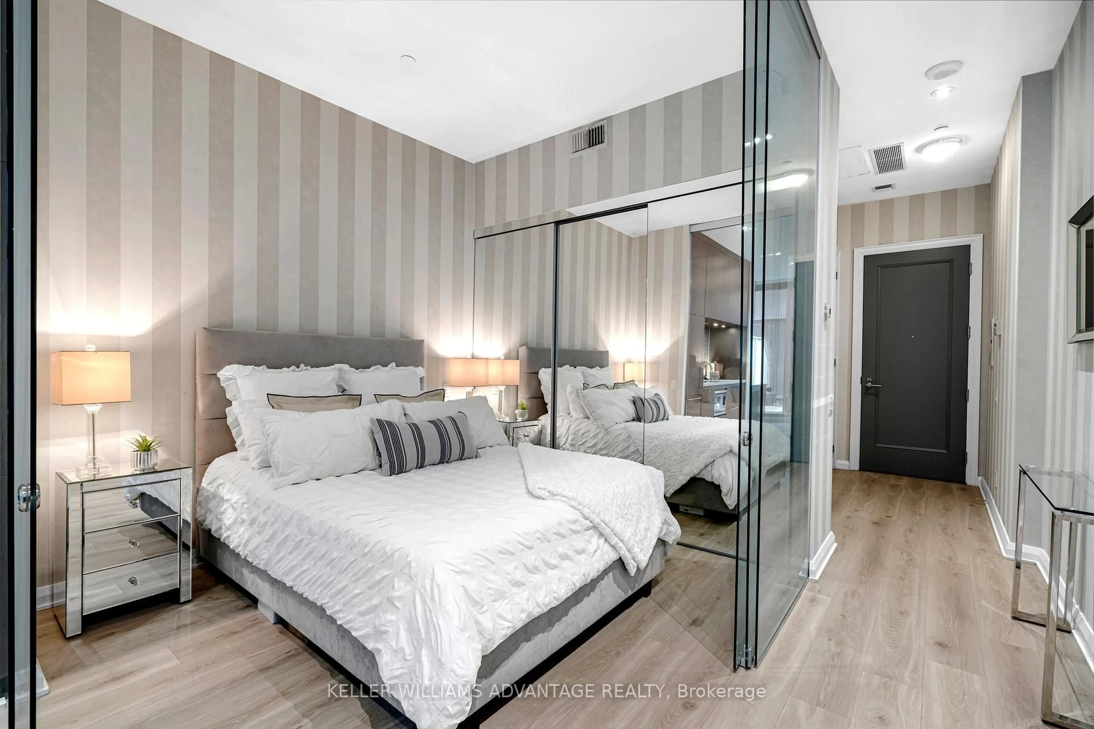 Bedroom with bed, unknown for 155 Yorkville Ave #304, Toronto Ontario M5R 1C4