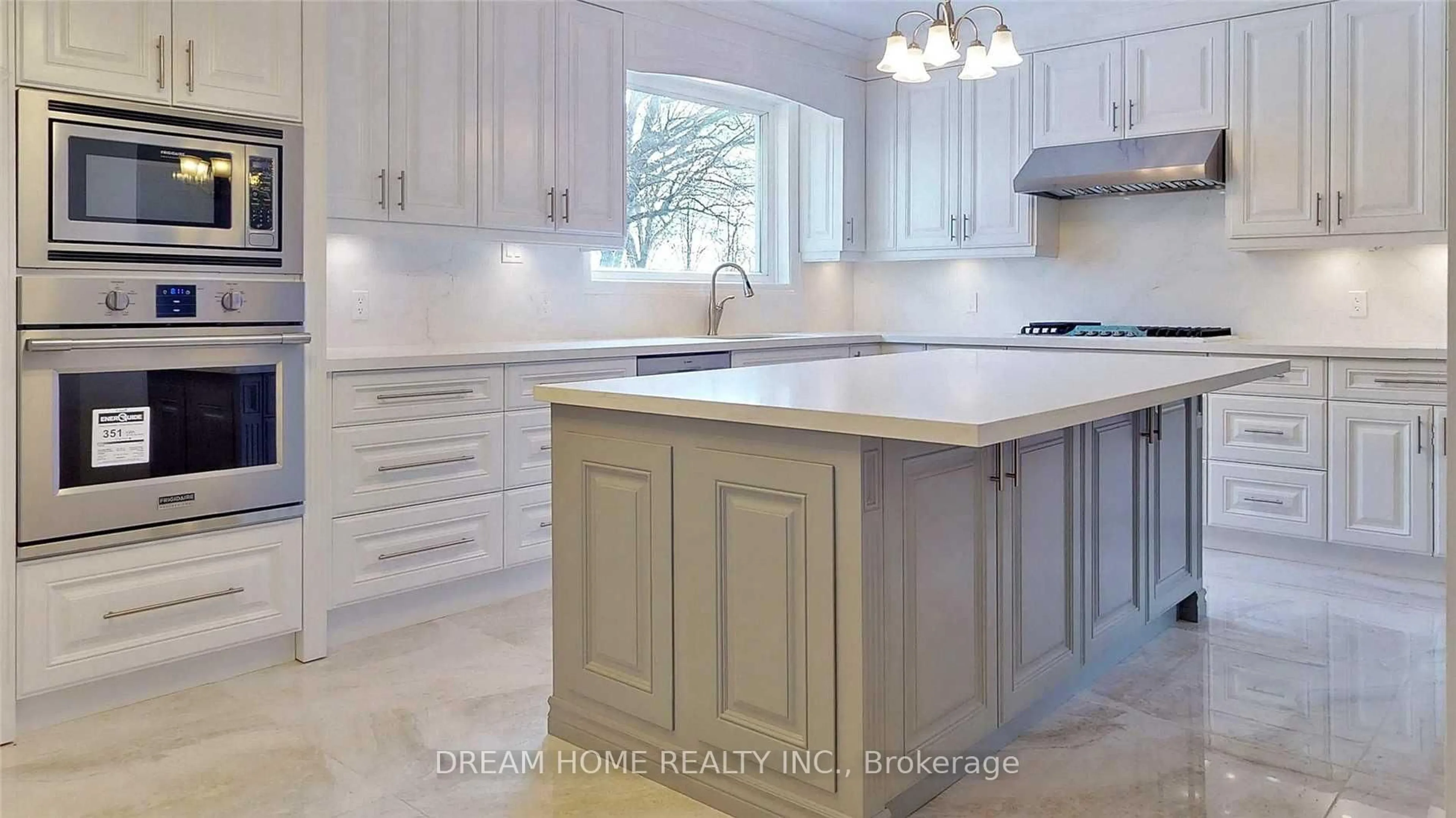 Open concept kitchen, ceramic/tile floor for 105 Page Ave, Toronto Ontario M2K 2B8