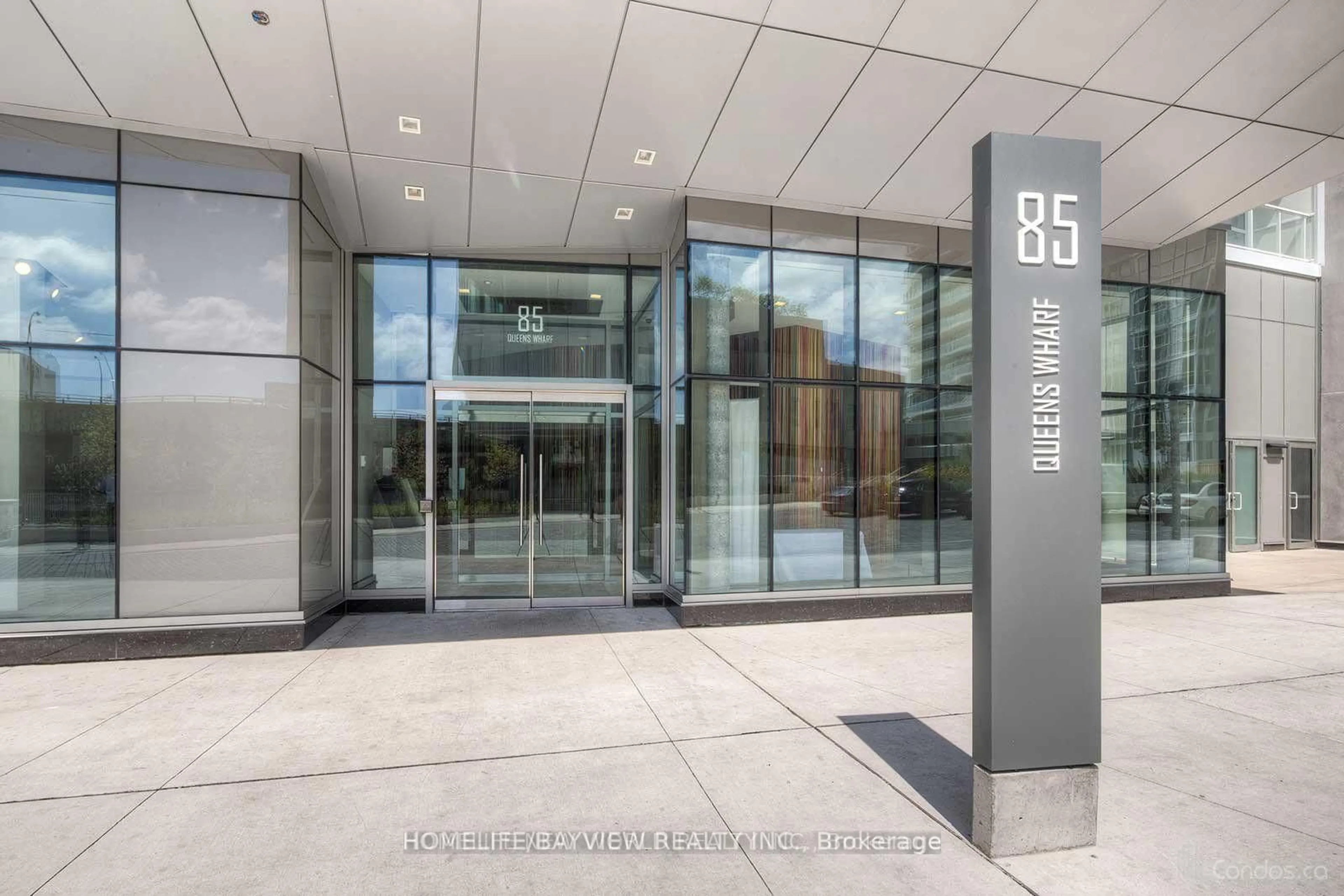 Indoor foyer for 85 Queens Wharf Rd, Toronto Ontario M5V 0J9