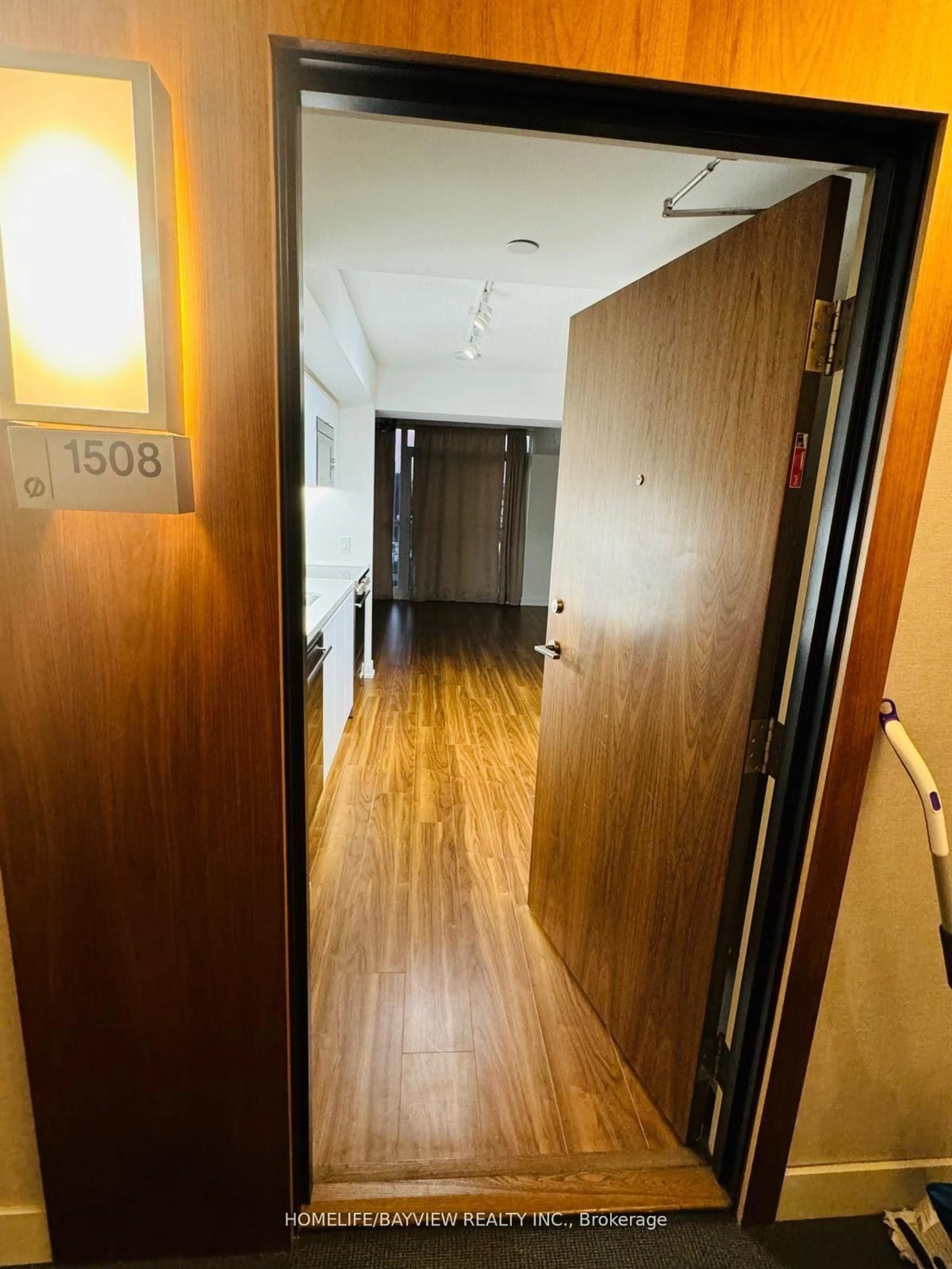 Indoor foyer for 85 Queens Wharf Rd, Toronto Ontario M5V 0J9