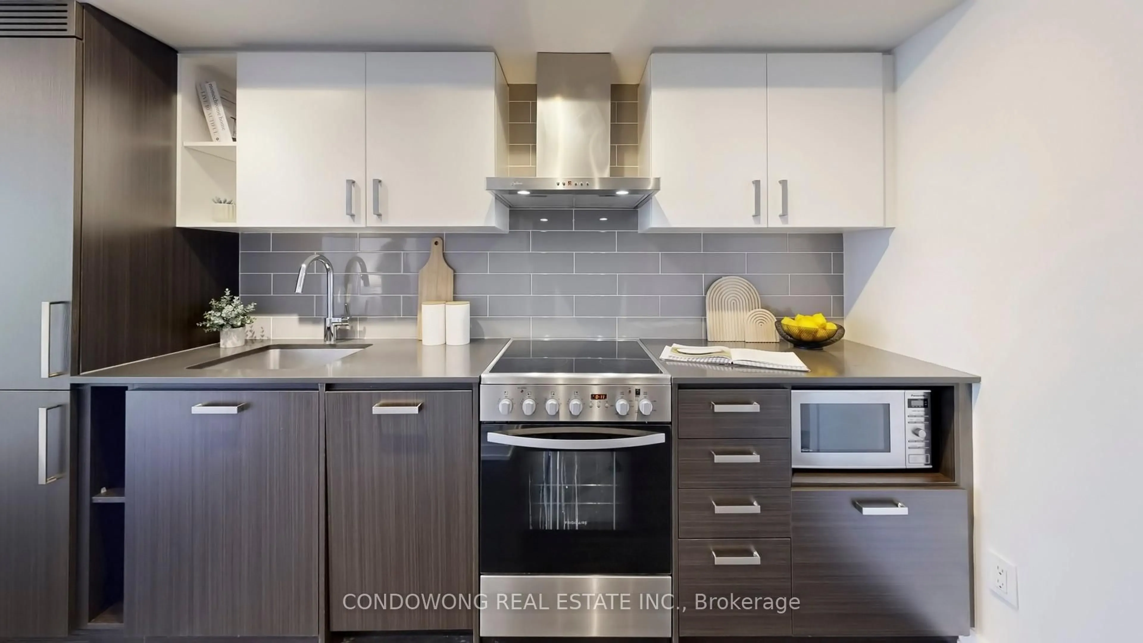 Contemporary kitchen, ceramic/tile floor for 125 Redpath Ave #3112, Toronto Ontario M4S 0B5