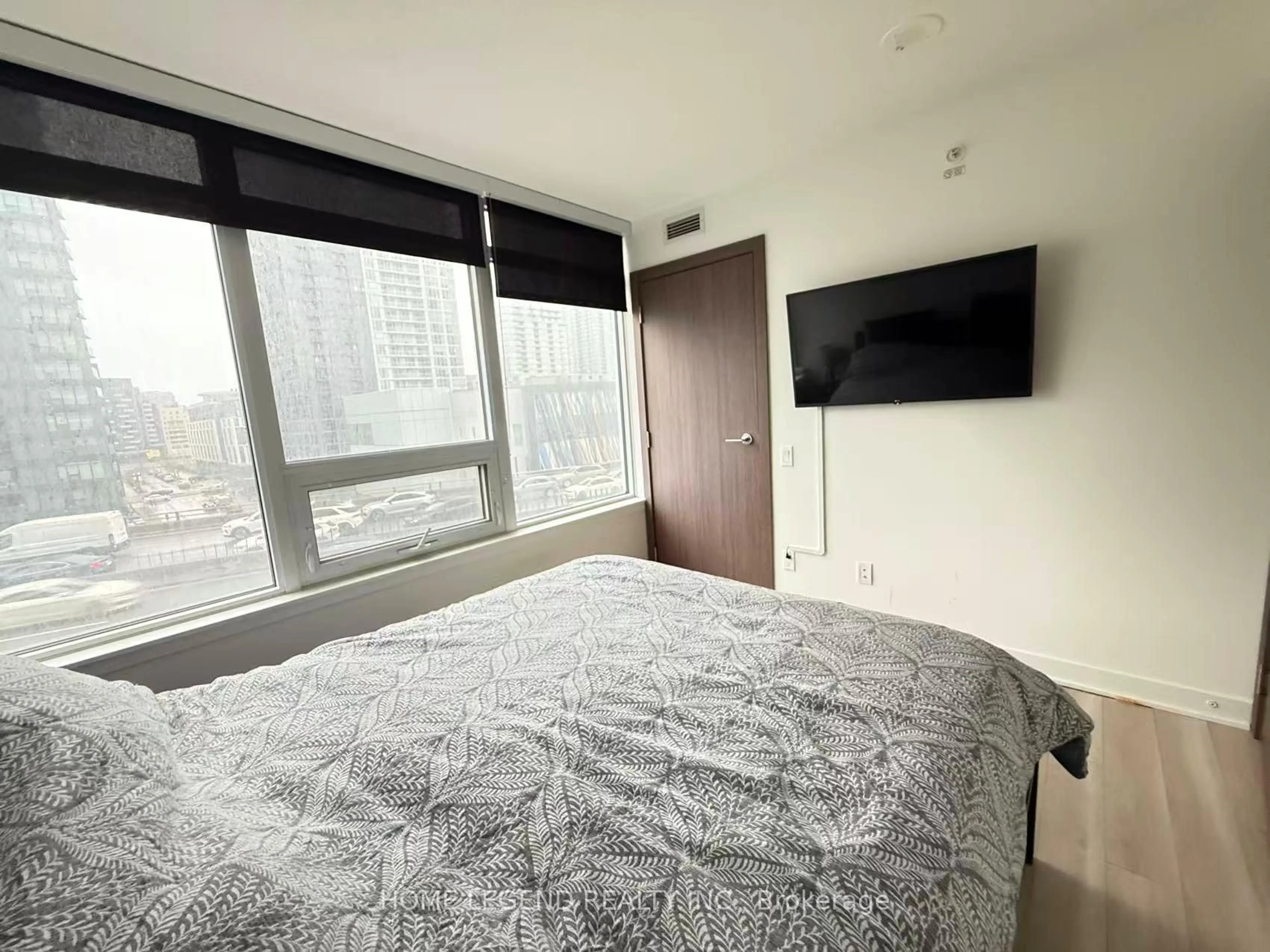 A pic of a room for 17 Bathurst St #710, Toronto Ontario M5V 0N1