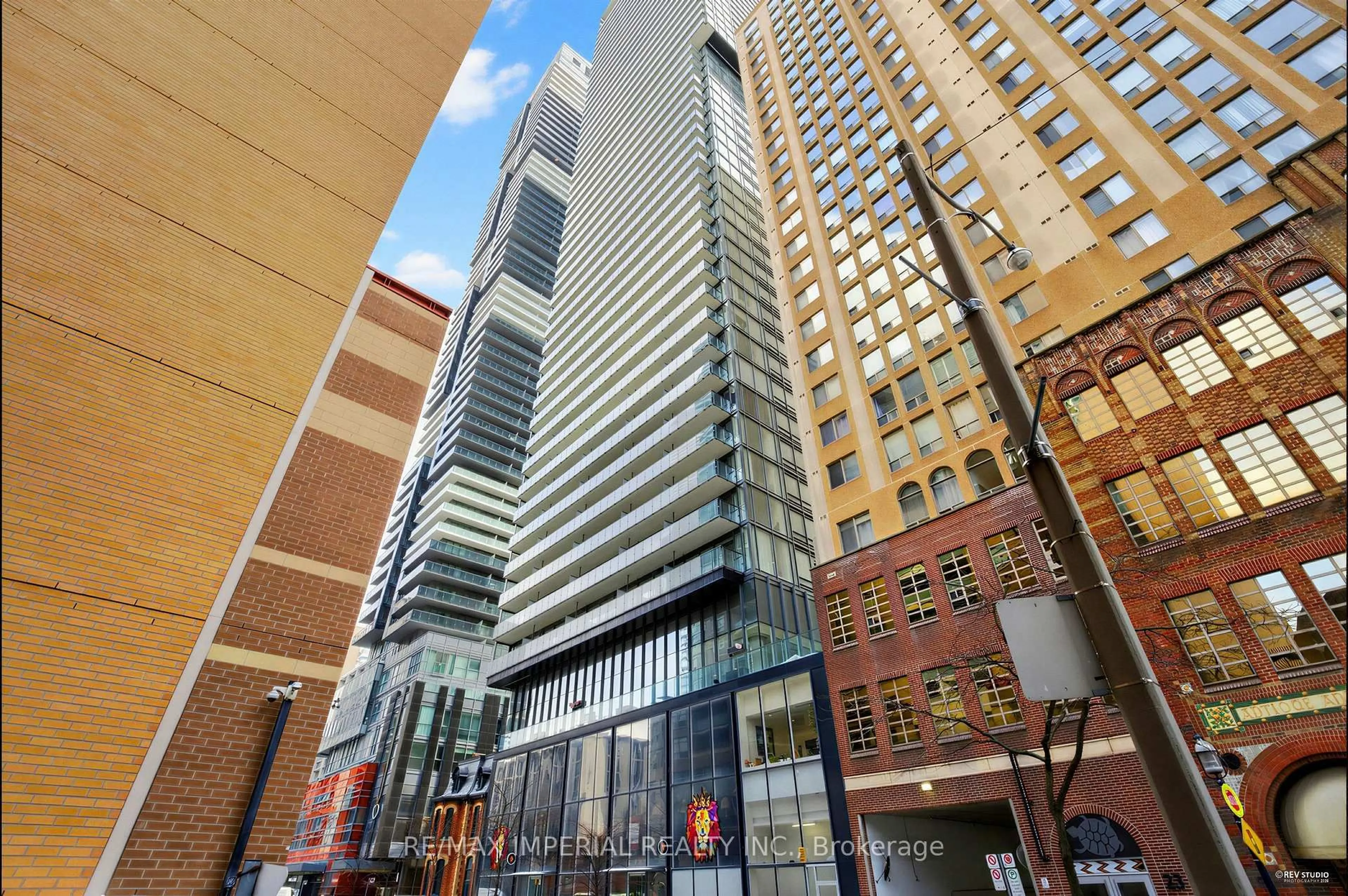 Indoor foyer for 15 Grenville St #Ph03, Toronto Ontario M4Y 0B9