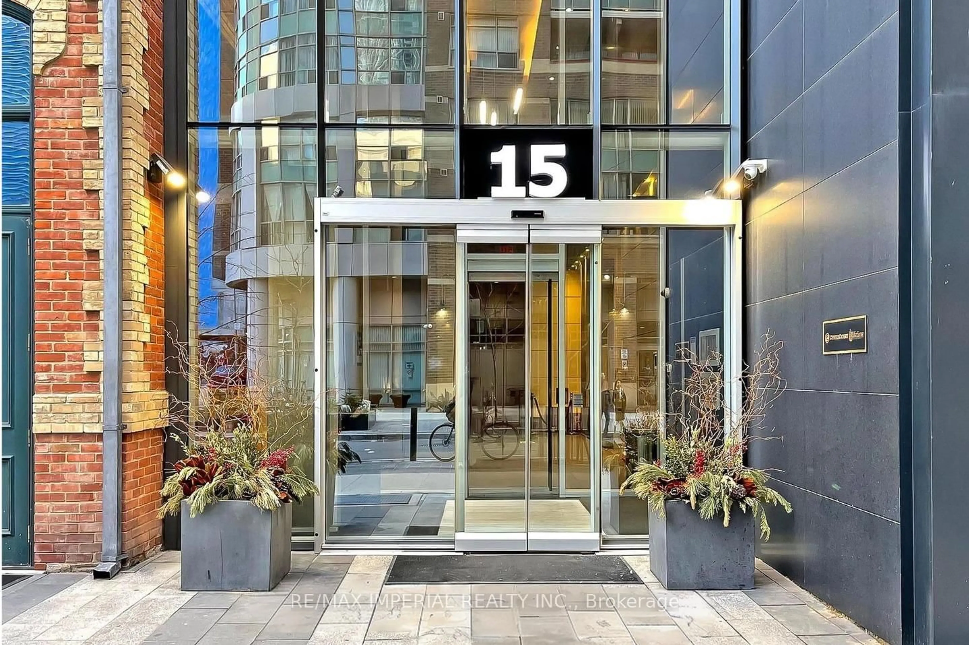 Indoor foyer for 15 Grenville St #Ph03, Toronto Ontario M4Y 0B9