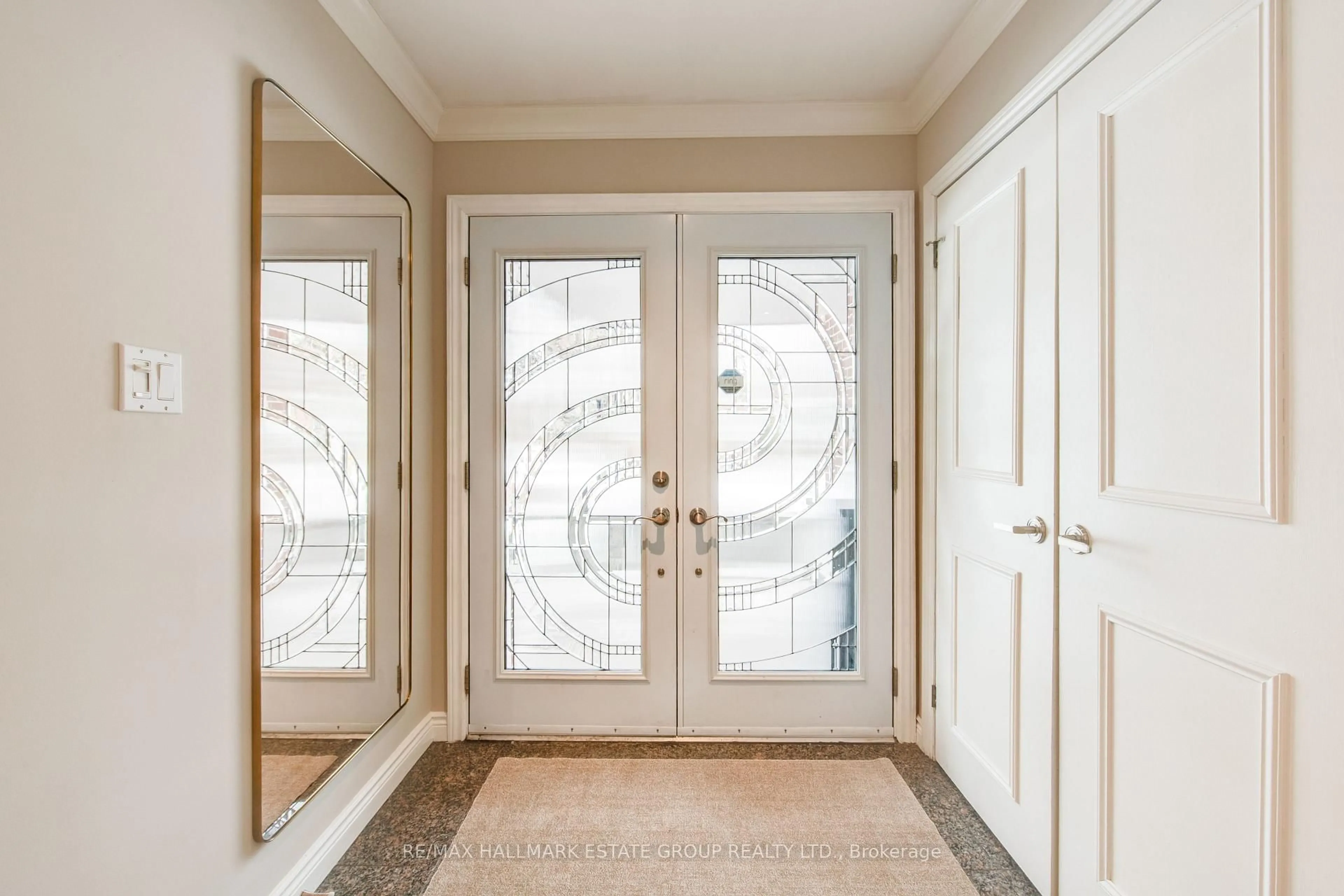 Indoor entryway for 55 Longwood Dr, Toronto Ontario M3B 1T9