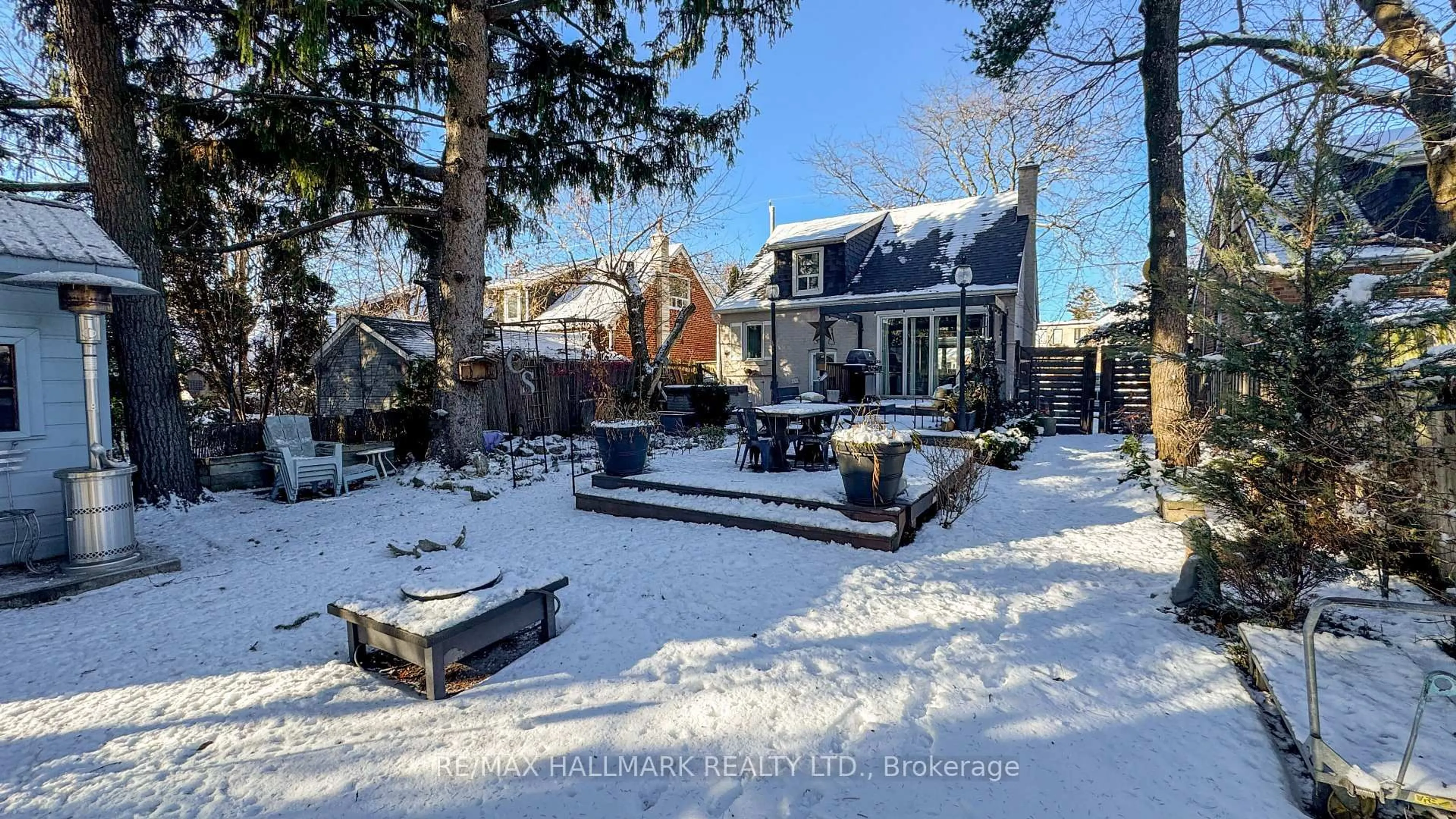 A pic from outside/outdoor area/front of a property/back of a property/a pic from drone, street for 203 Elmhurst Ave, Toronto Ontario M2N 1S2