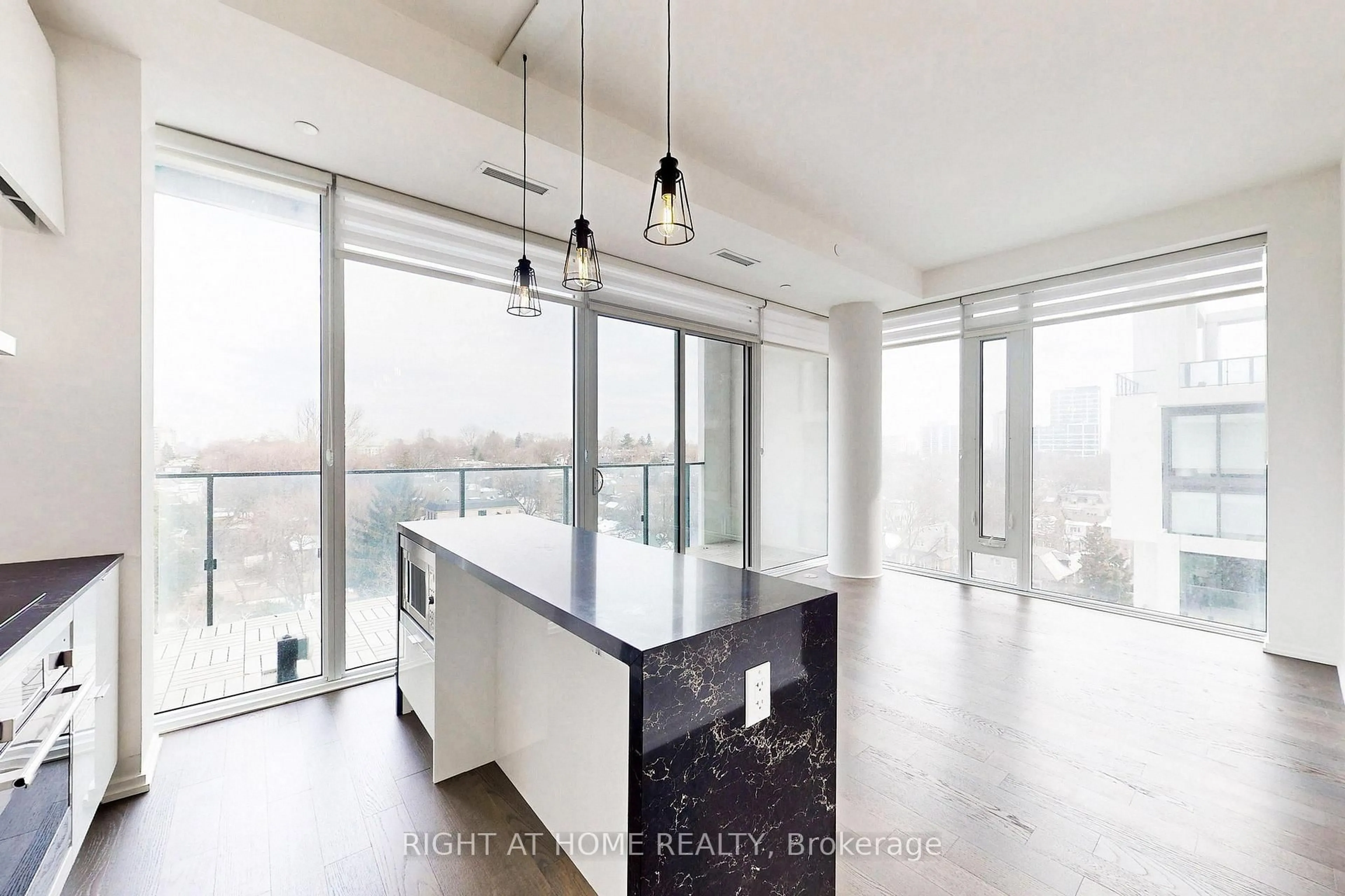 Unknown for 5 Soudan Ave #905, Toronto Ontario M4S 0B1