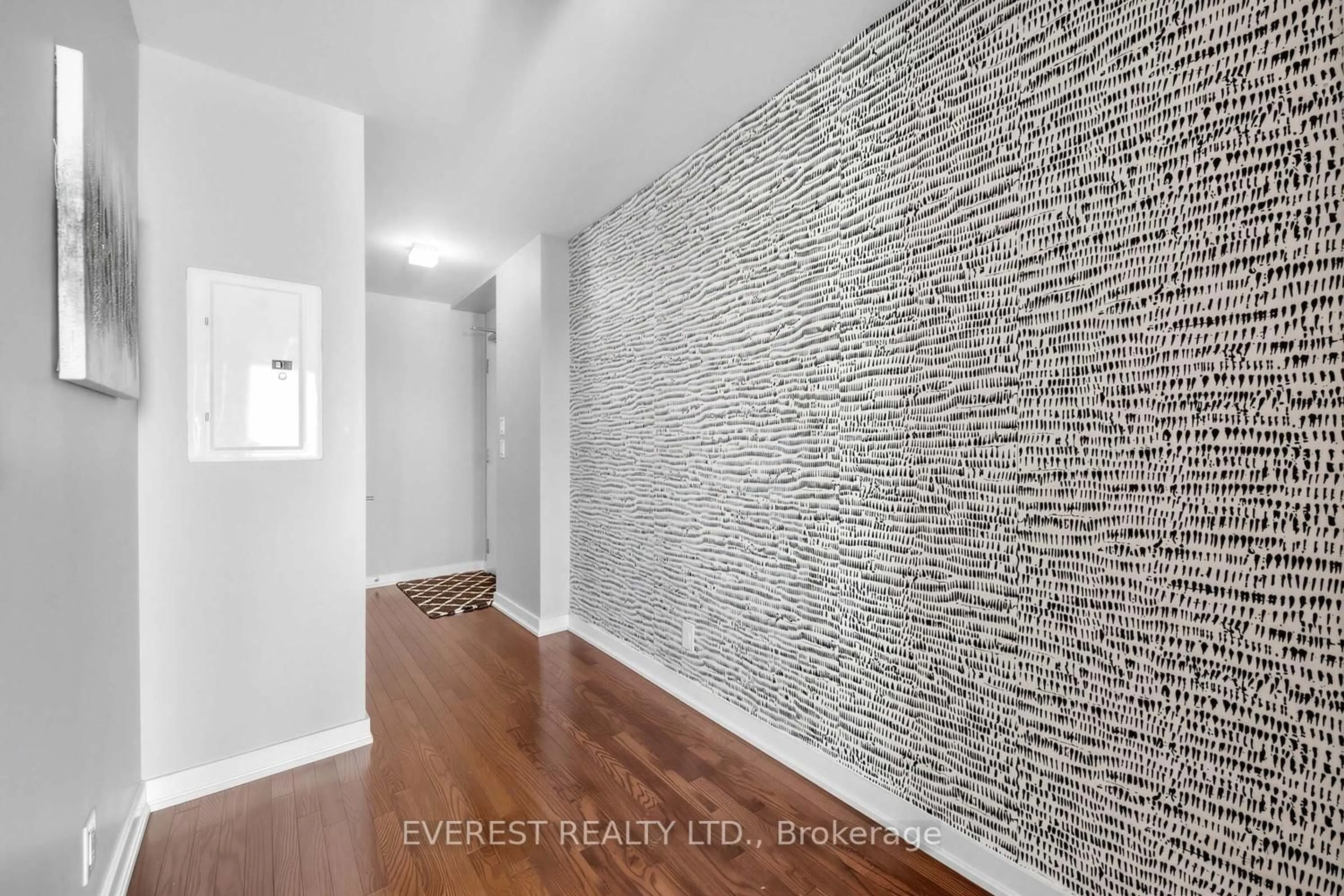 Indoor entryway for 14 York St #3308, Toronto Ontario M5J 0B1