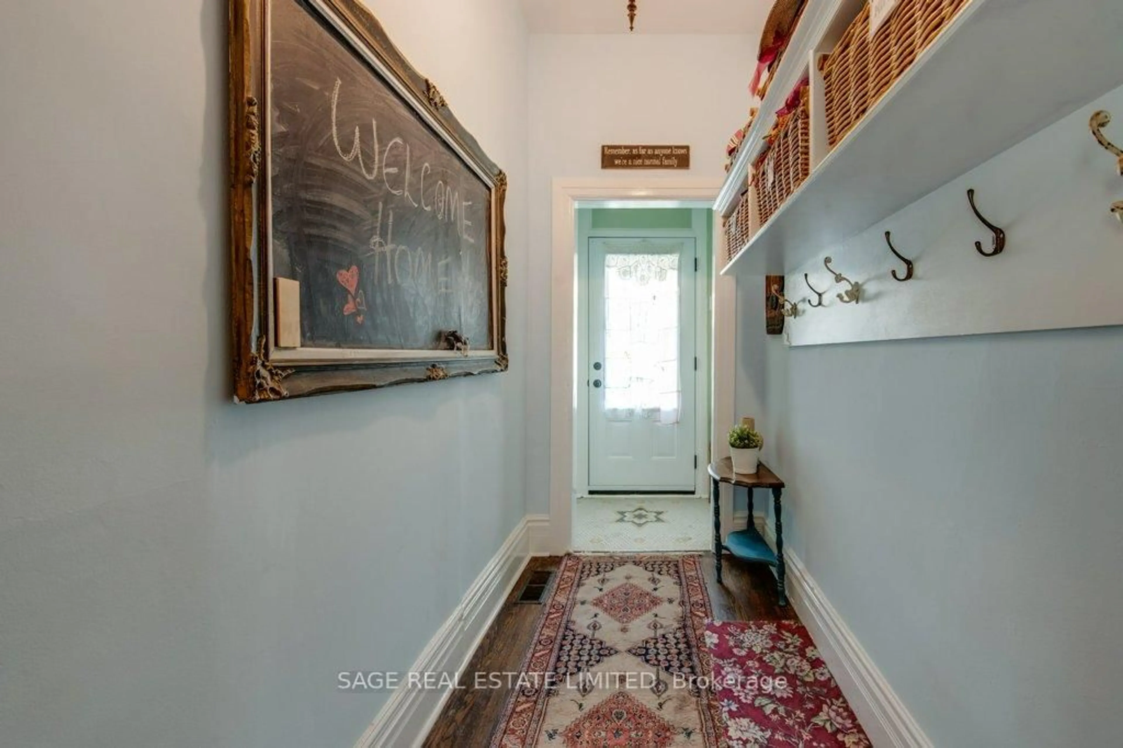 Indoor entryway for 25 Helena Ave, Toronto Ontario M6G 2H3
