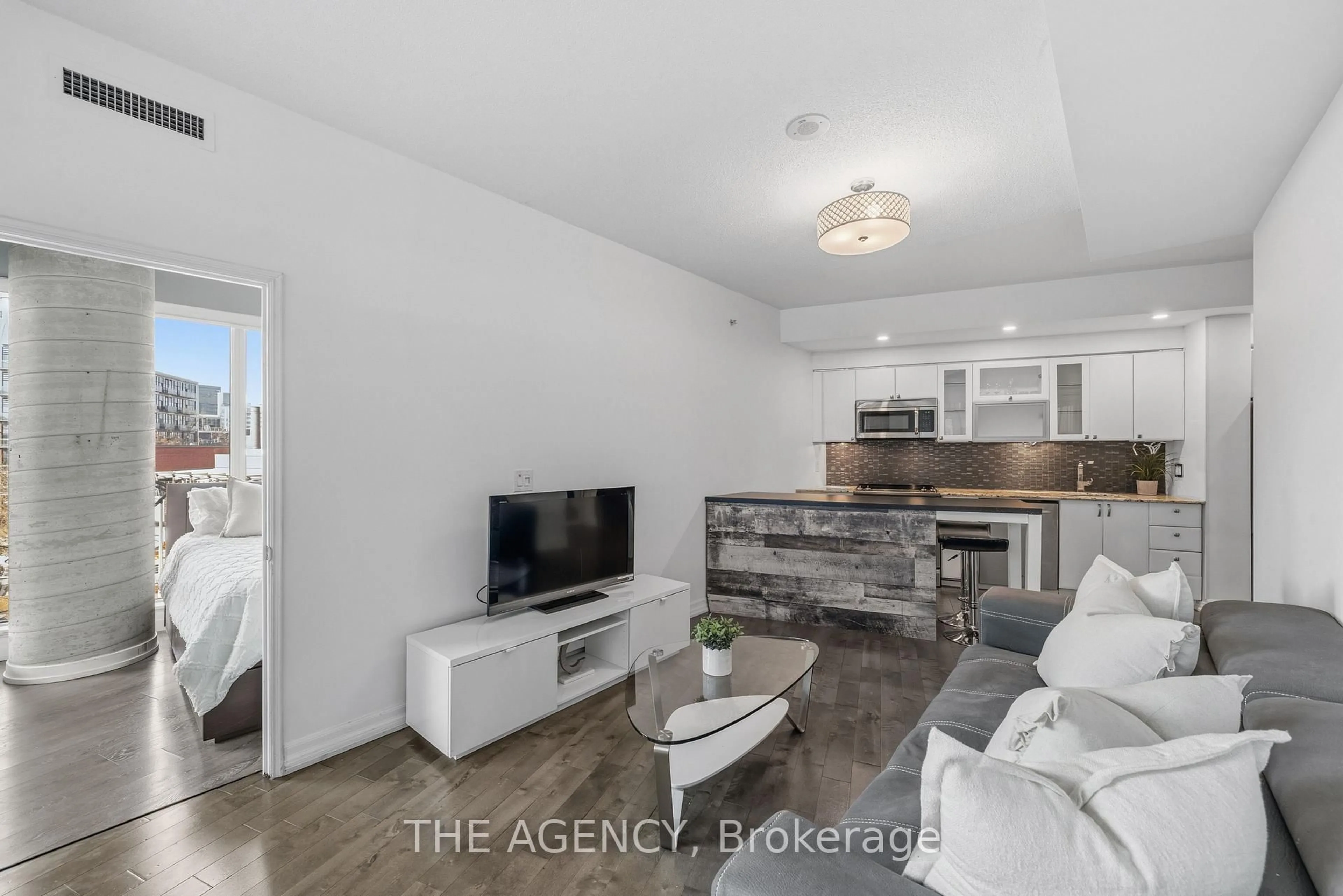 Living room with furniture, unknown for 150 E Liberty St #413, Toronto Ontario M6K 3R5