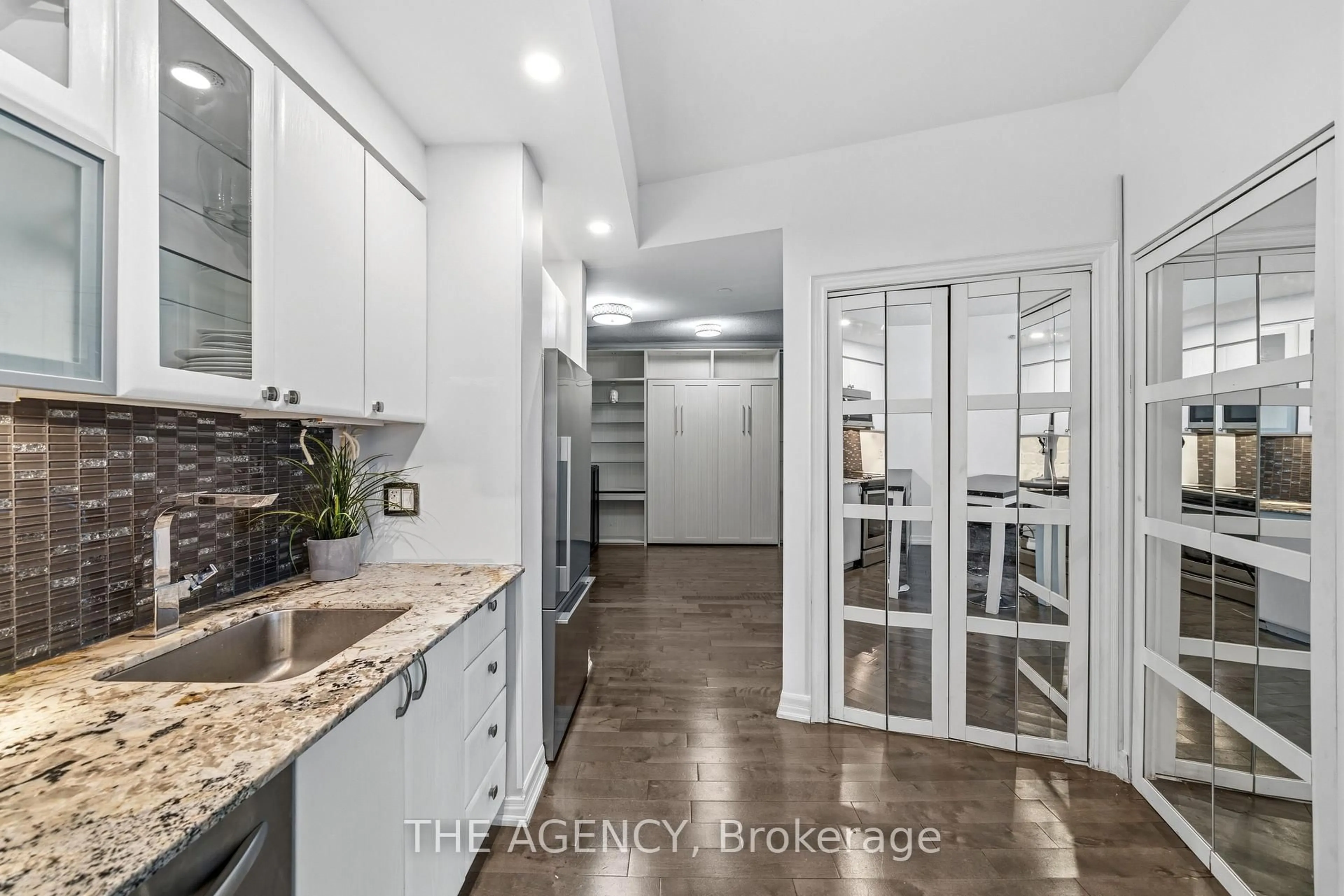 Open concept kitchen, ceramic/tile floor for 150 E Liberty St #413, Toronto Ontario M6K 3R5