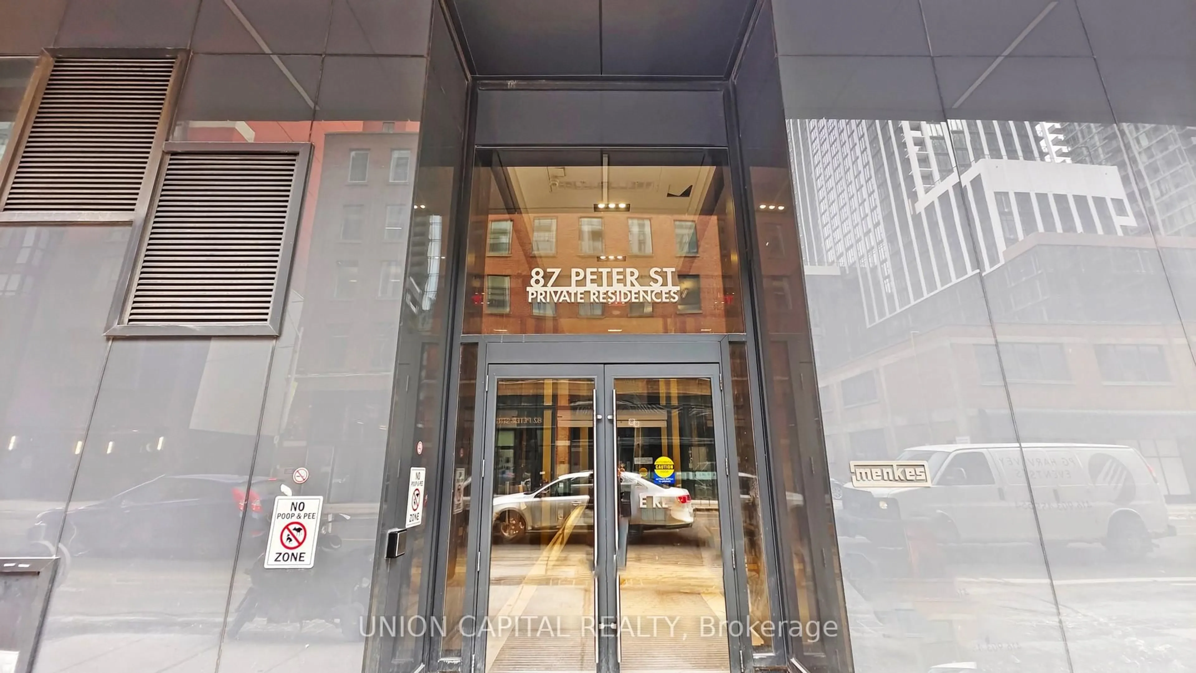 Indoor foyer for 87 Peter St #4215, Toronto Ontario M5V 0P1