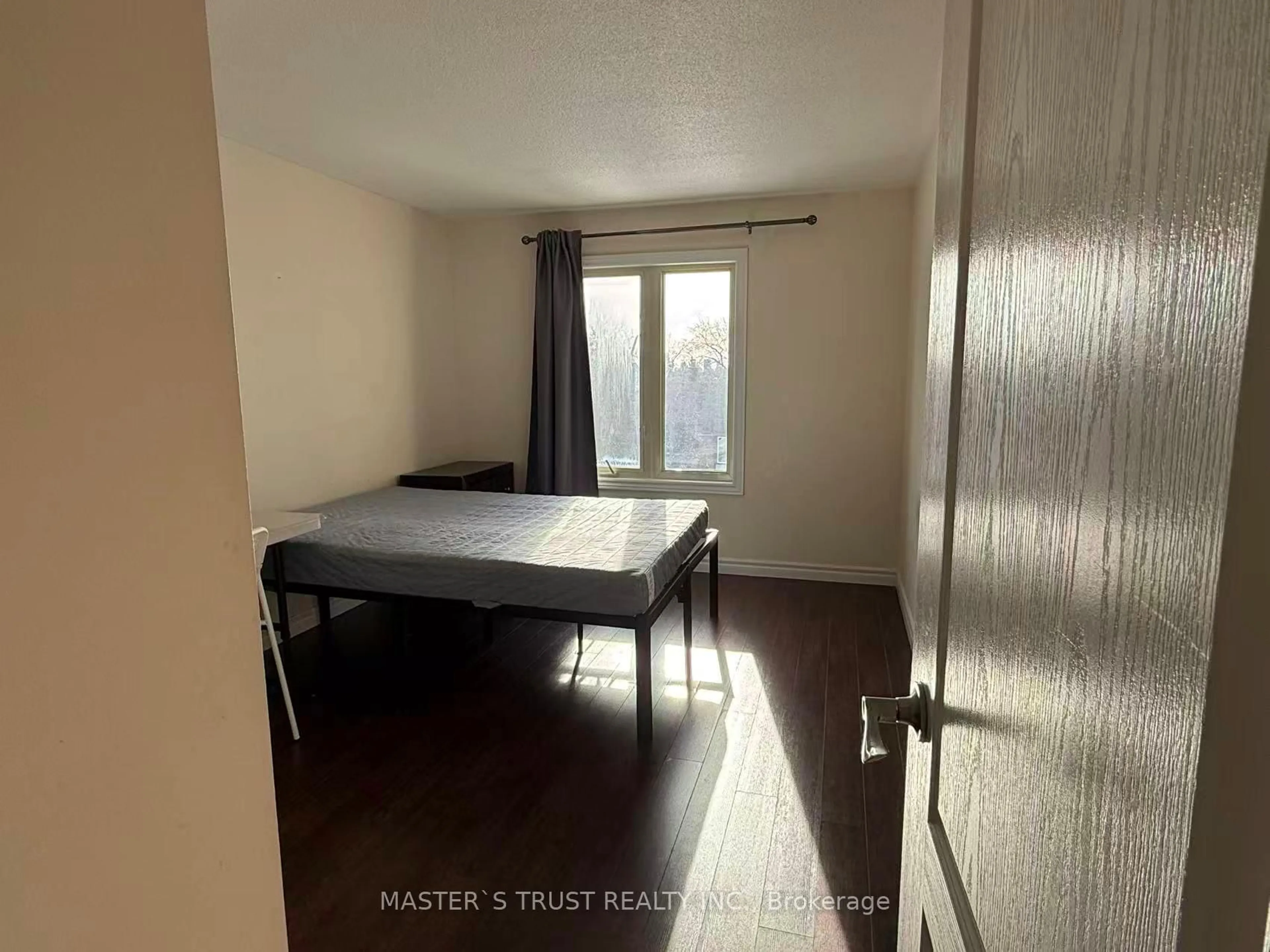 A pic of a room for 17 Harnworth Dr, Toronto Ontario M2H 3C1