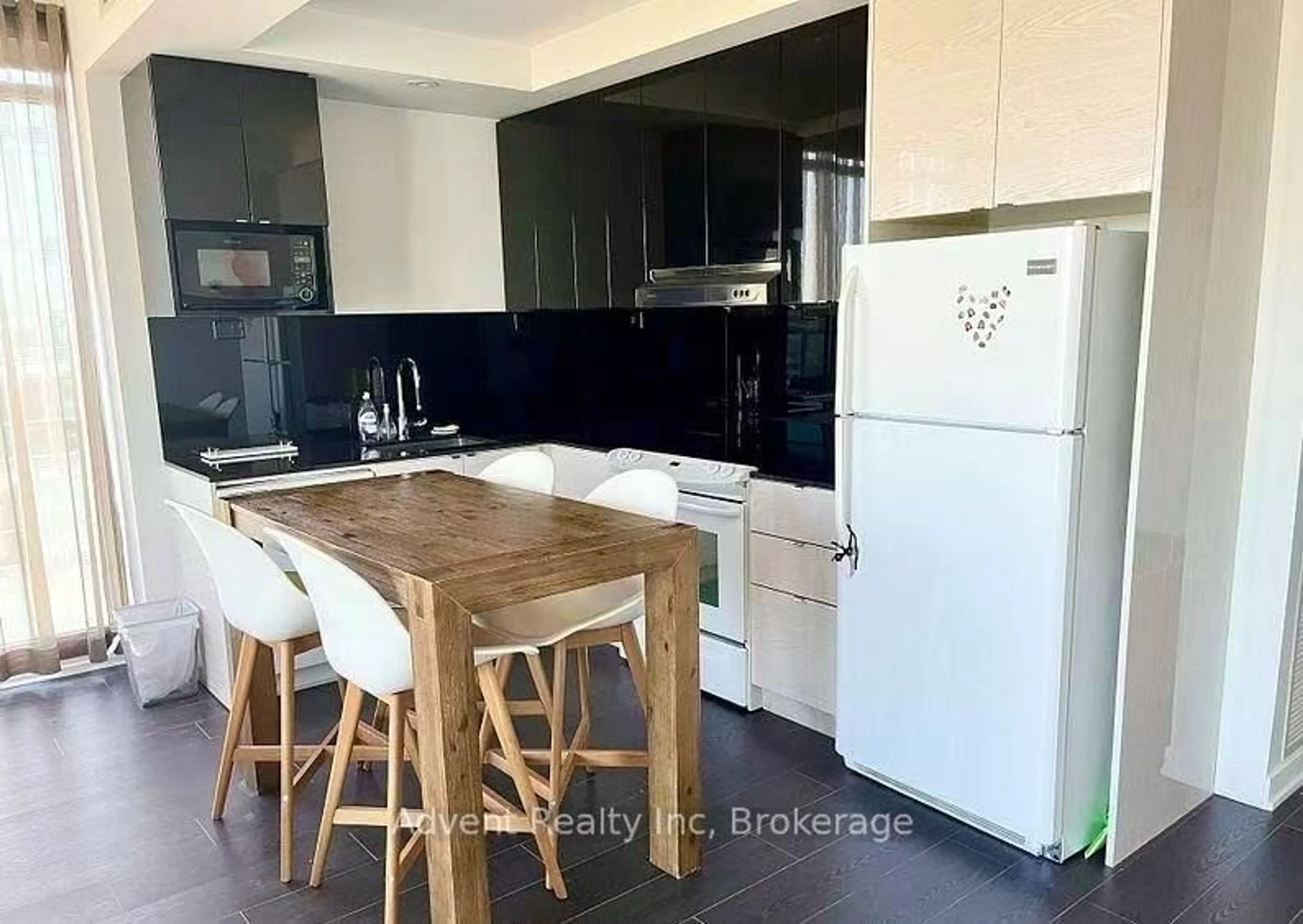 Standard kitchen, unknown for 121 Mcmahon Dr #3208, Toronto Ontario M2K 0C1