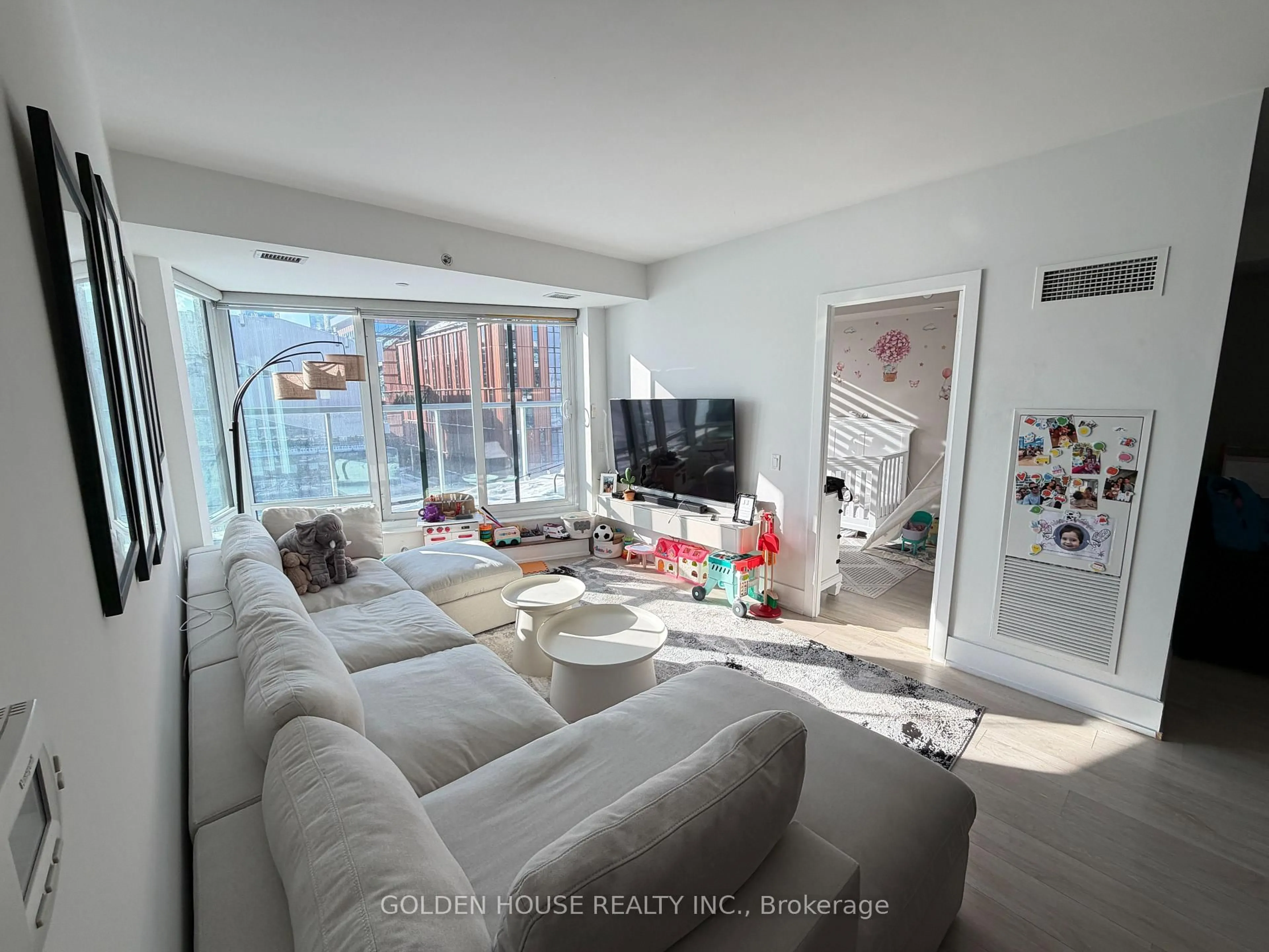 A pic of a room for 15 Merchants' Wharf #732, Toronto Ontario M5A 0N8