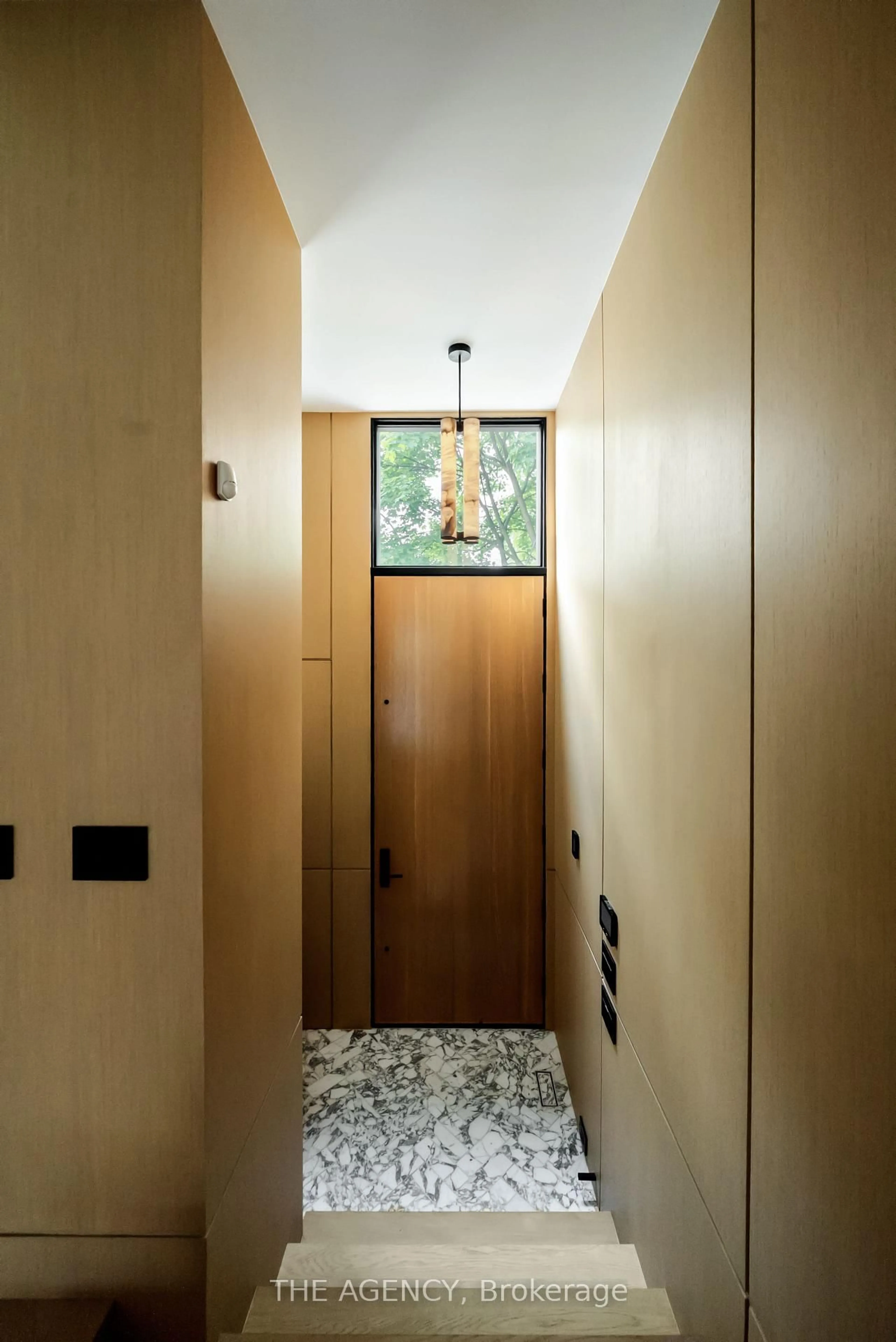 Indoor entryway for 126 Sherwood Ave, Toronto Ontario M4P 2A7