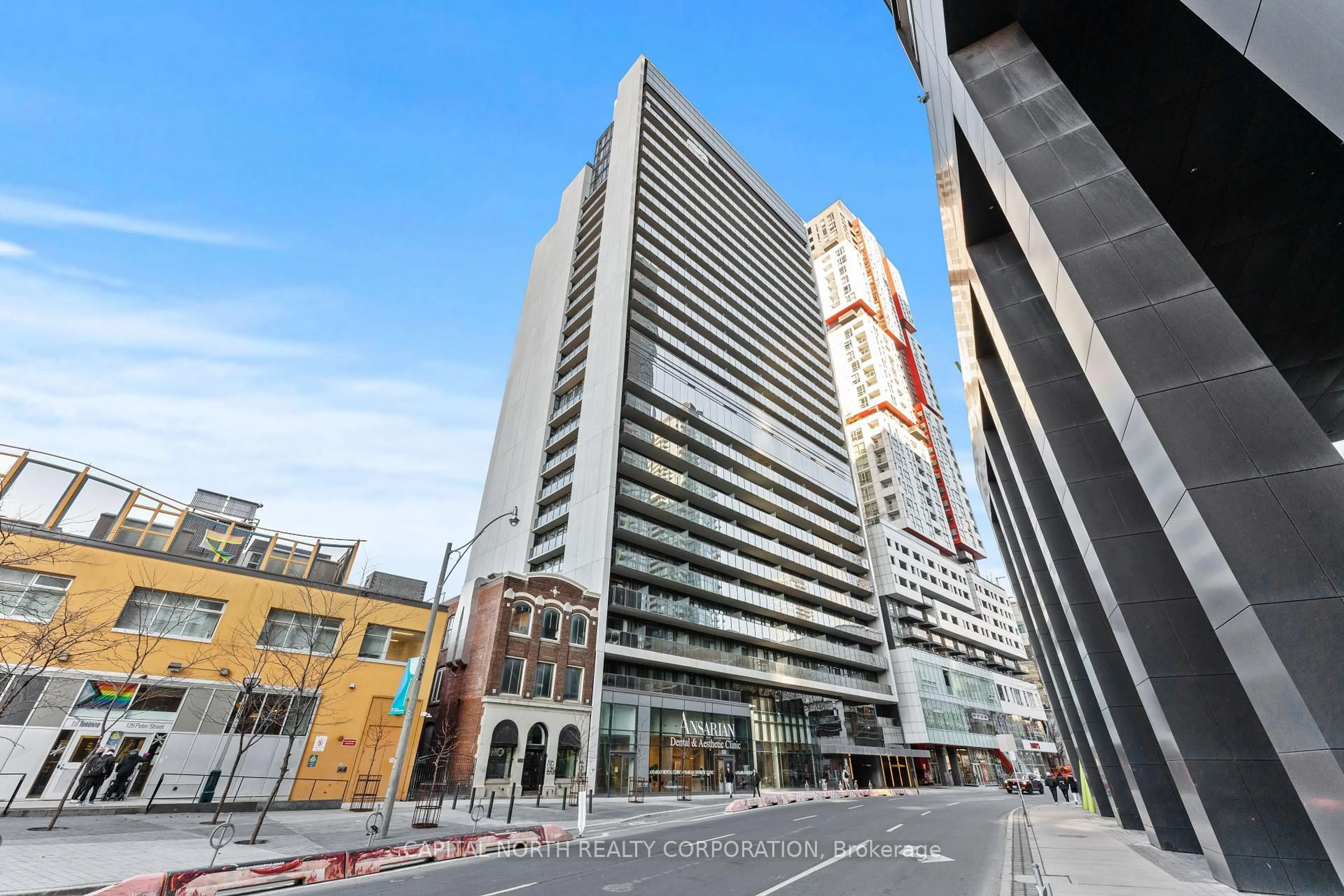 Indoor foyer for 330 Richmond St #2603, Toronto Ontario M5V 0M4