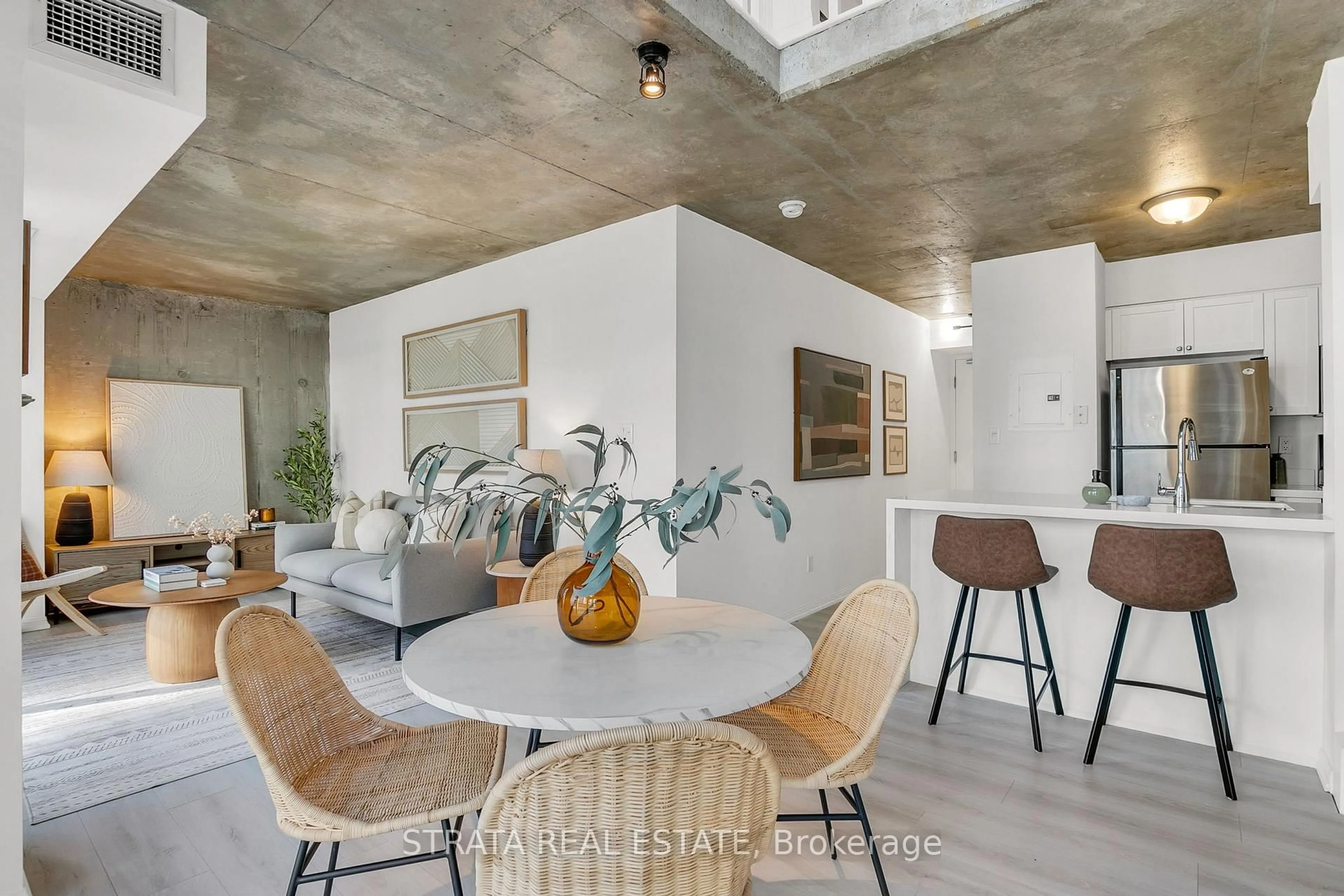 Unknown for 1029 King St #629, Toronto Ontario M6K 3M9