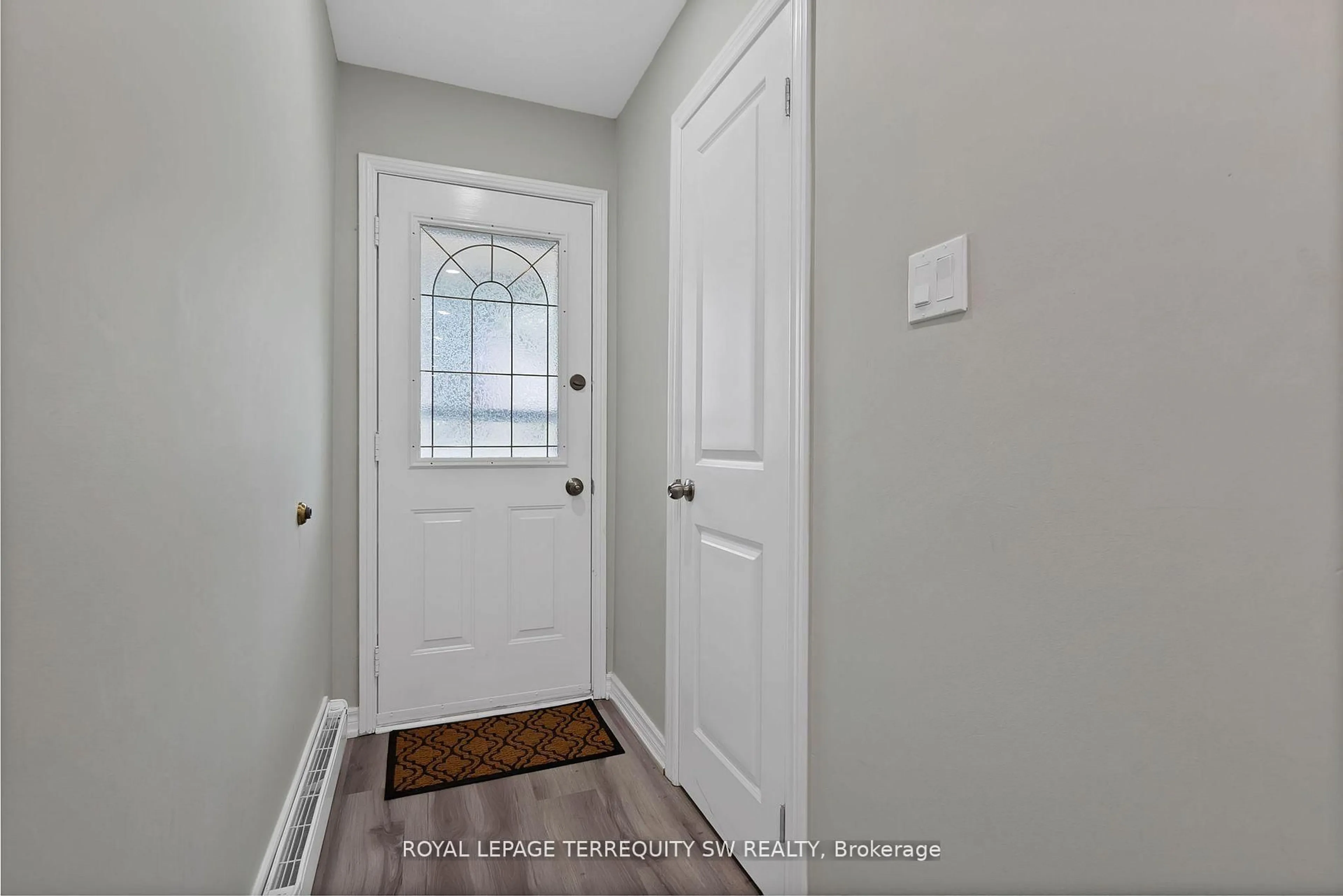 Indoor entryway for 158 Woody Vine Way, Toronto Ontario M2J 4H6