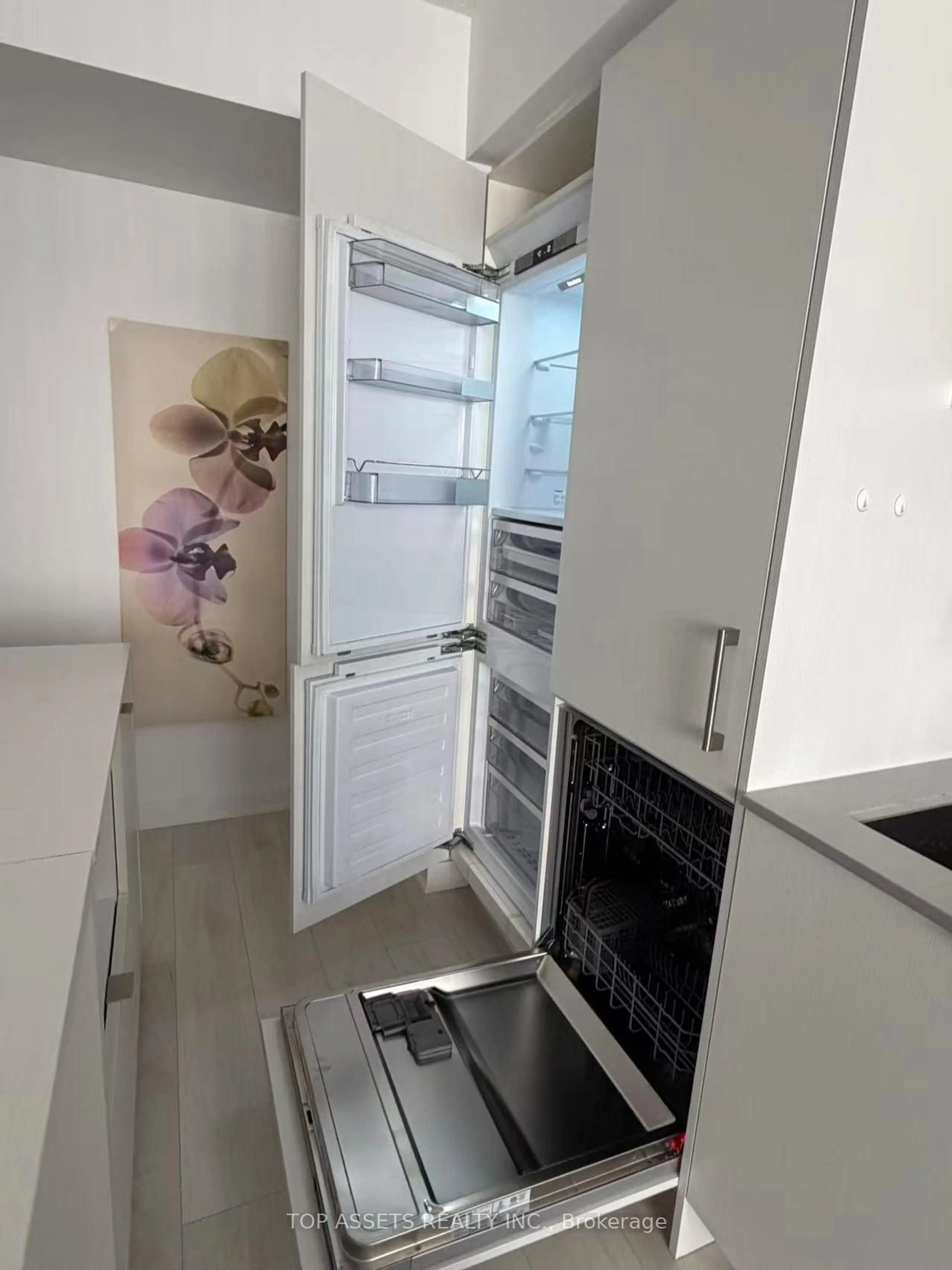 Standard kitchen, unknown for 88 Harbour St #4601, Toronto Ontario M5J 0C3
