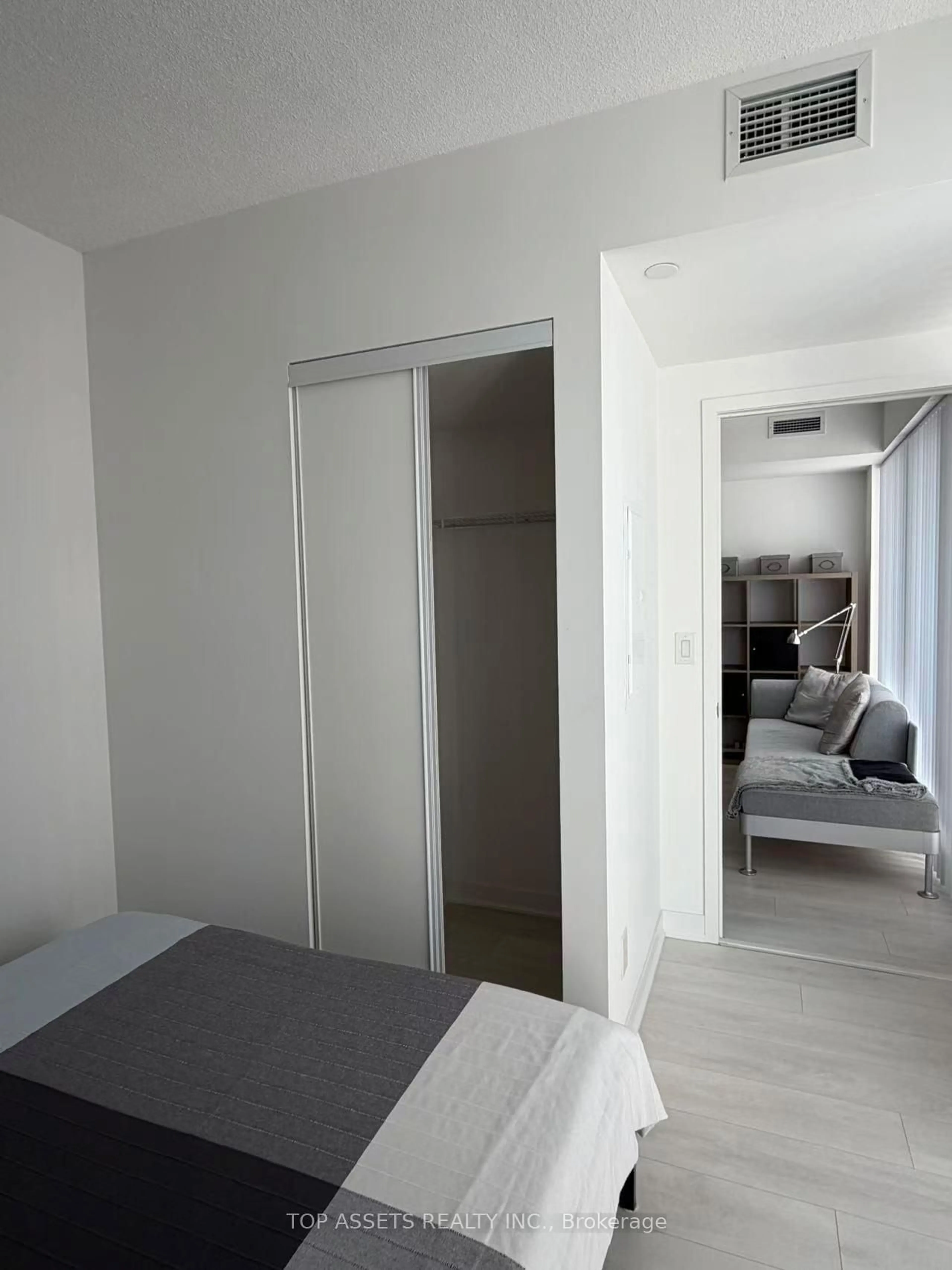 A pic of a room for 88 Harbour St #4601, Toronto Ontario M5J 0C3