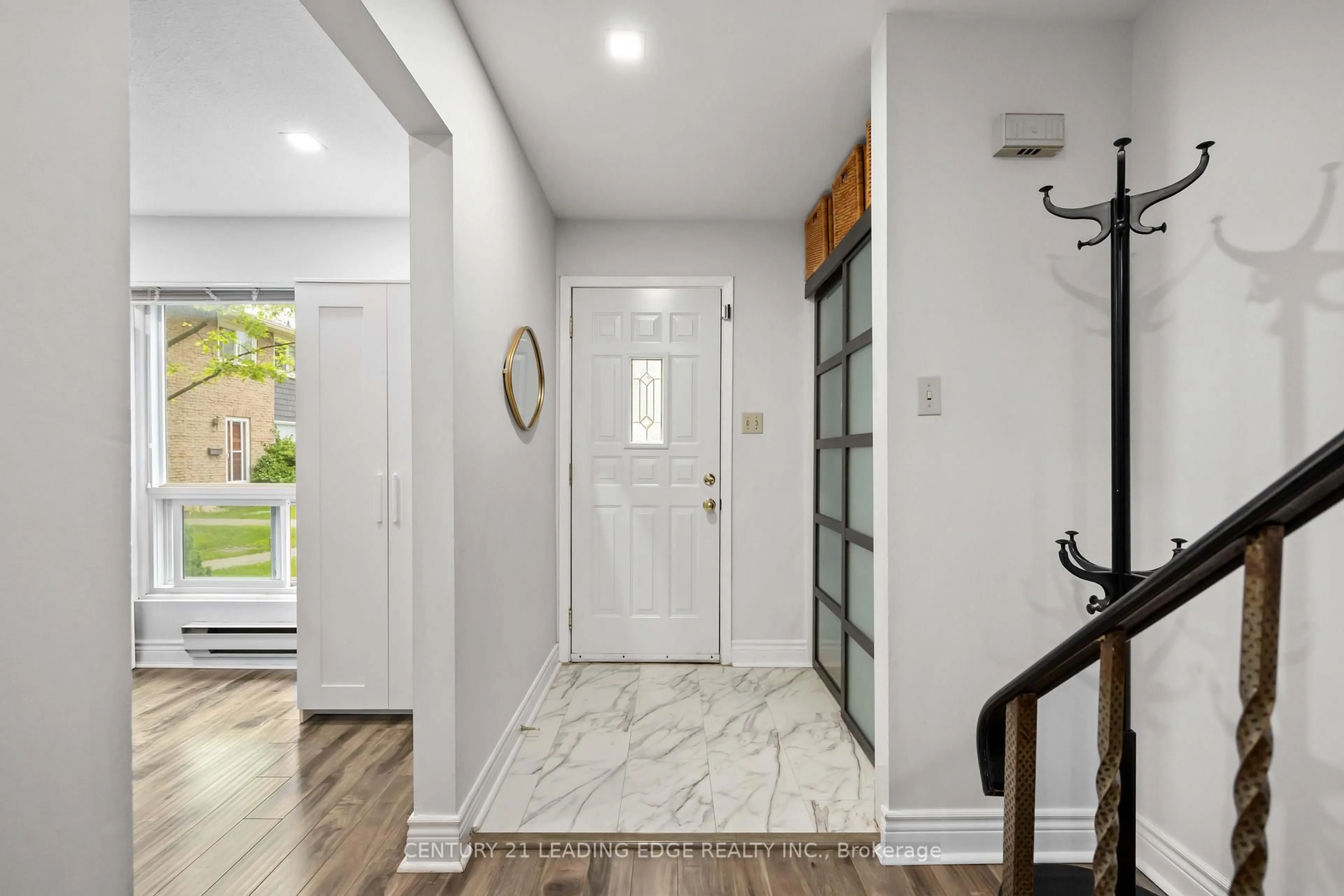 Indoor entryway for 18 Rock Fern Way, Toronto Ontario M2J 4N2